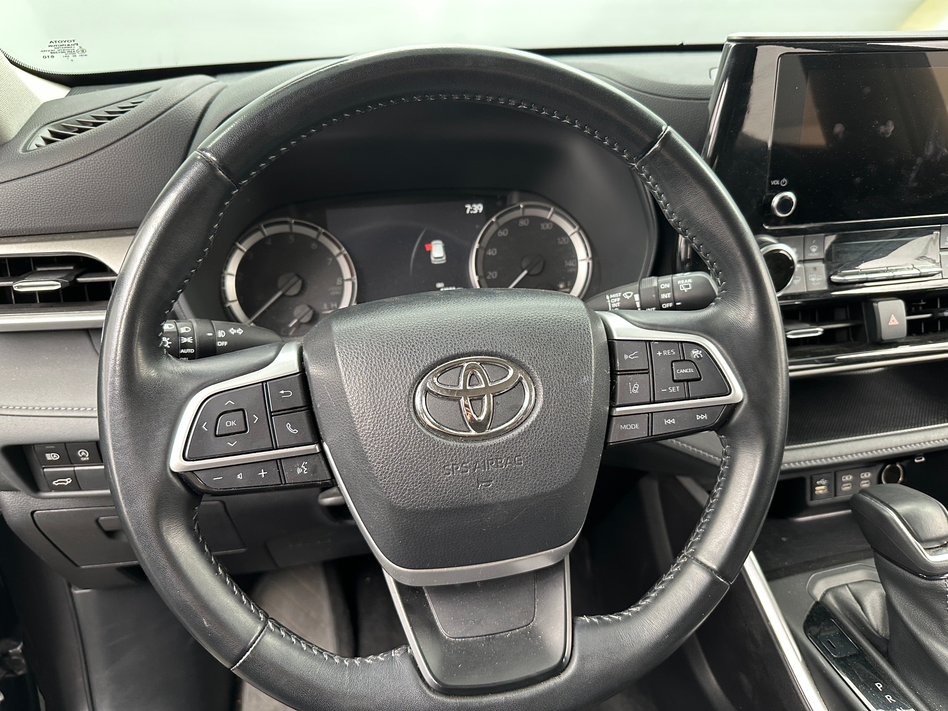 2023 Toyota Highlander LE 5