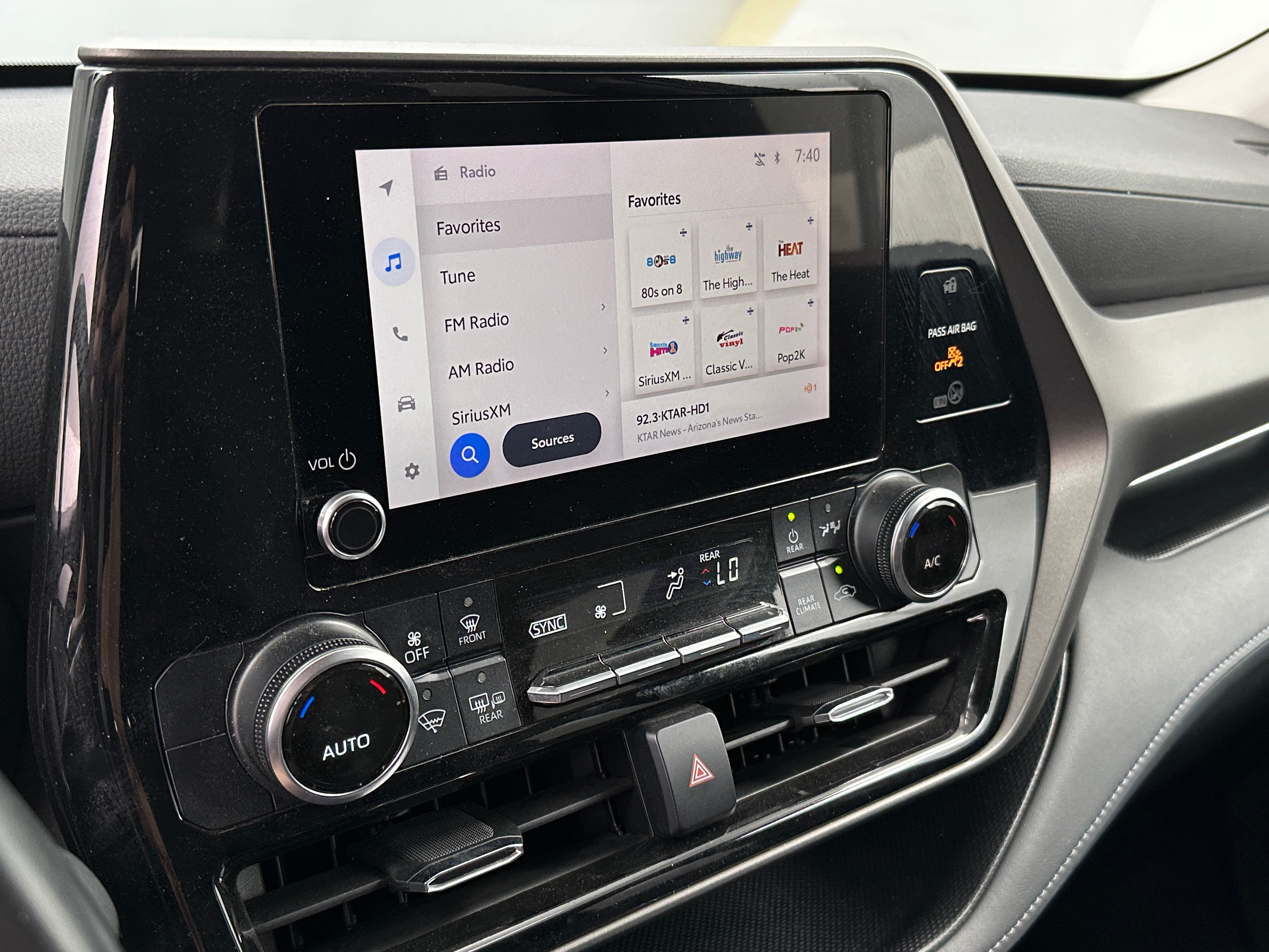 2023 Toyota Highlander LE 4