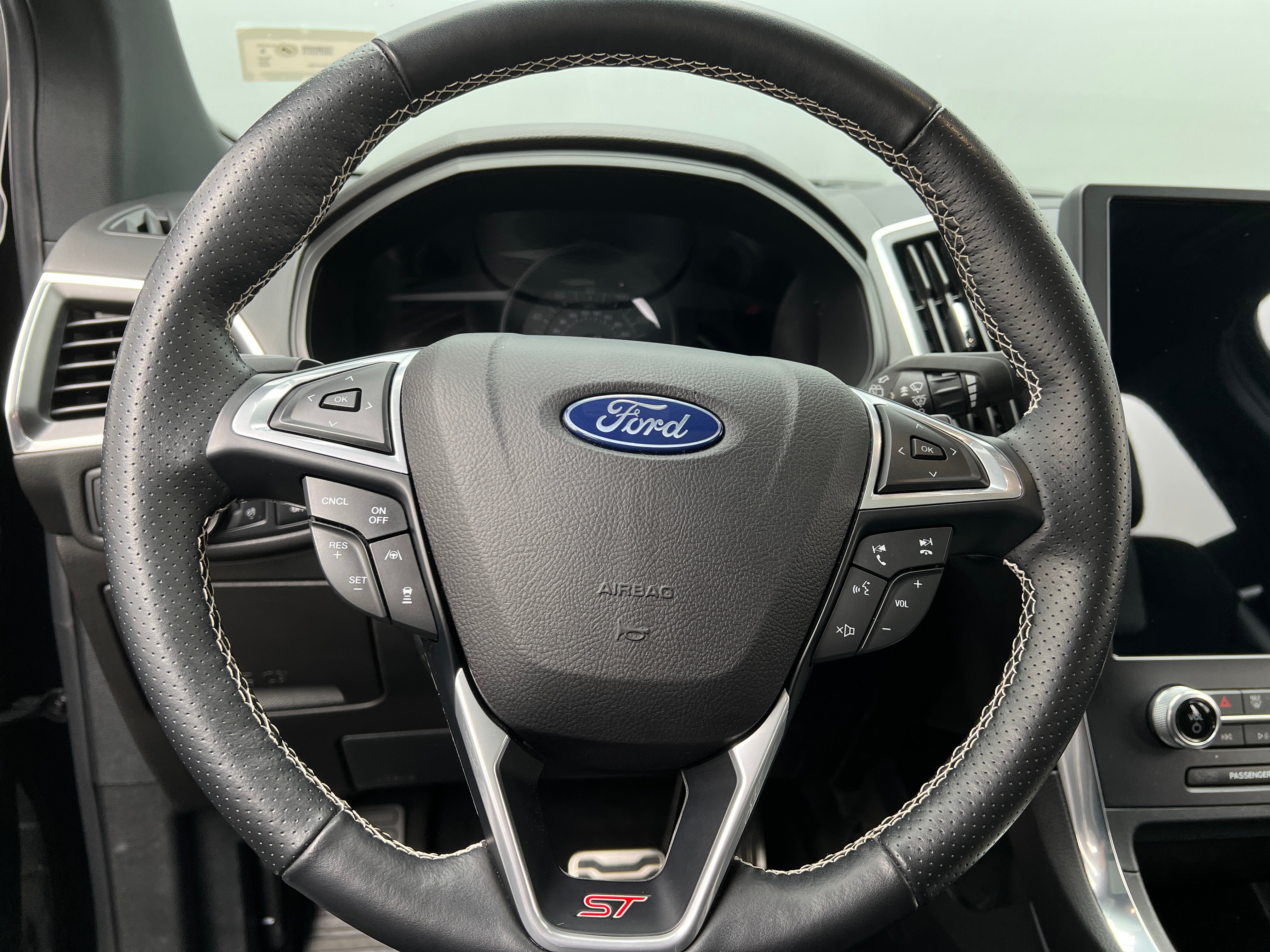 2022 Ford Edge ST 4