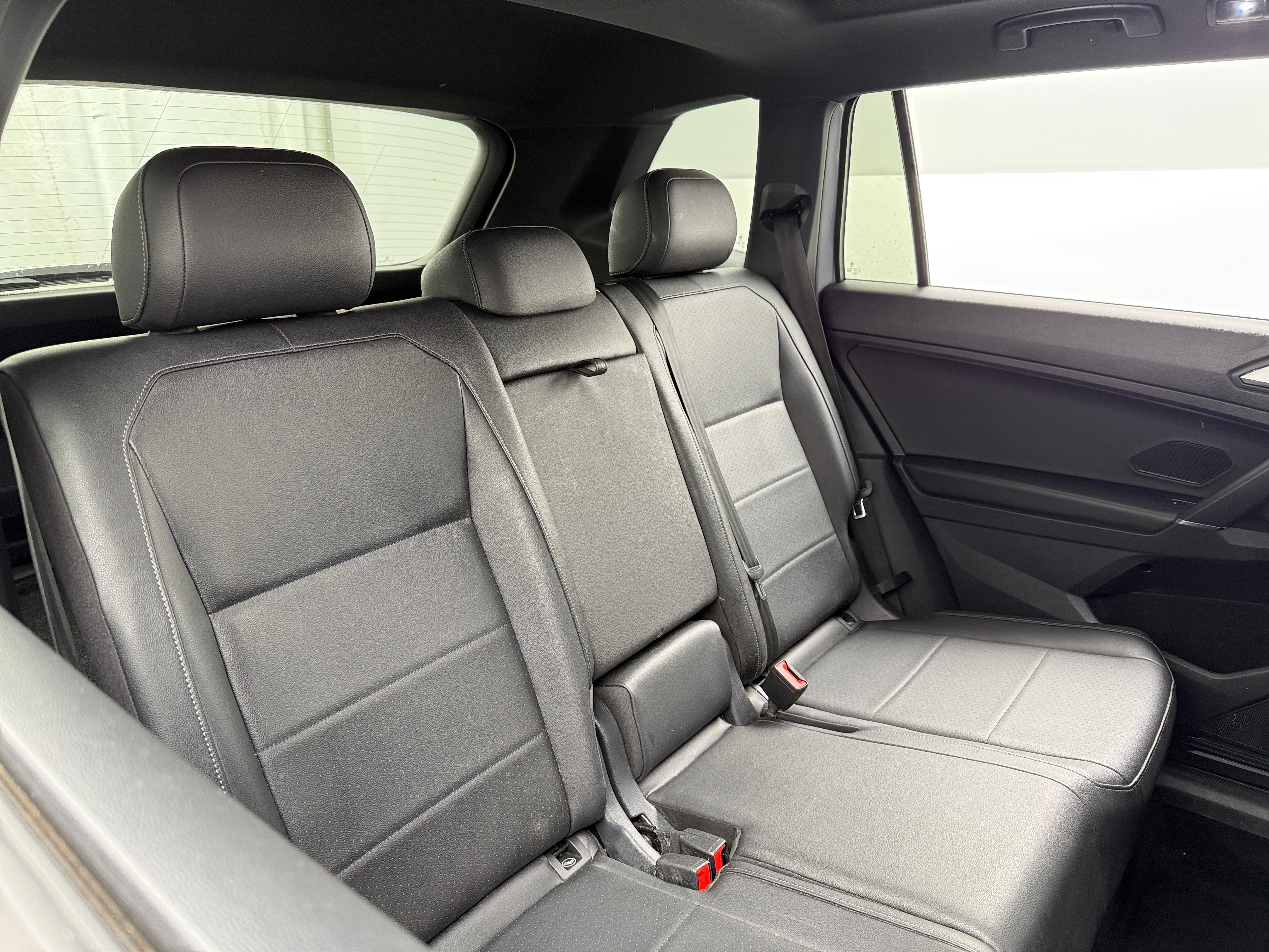 2020 Volkswagen Tiguan SE R-Line Black 5