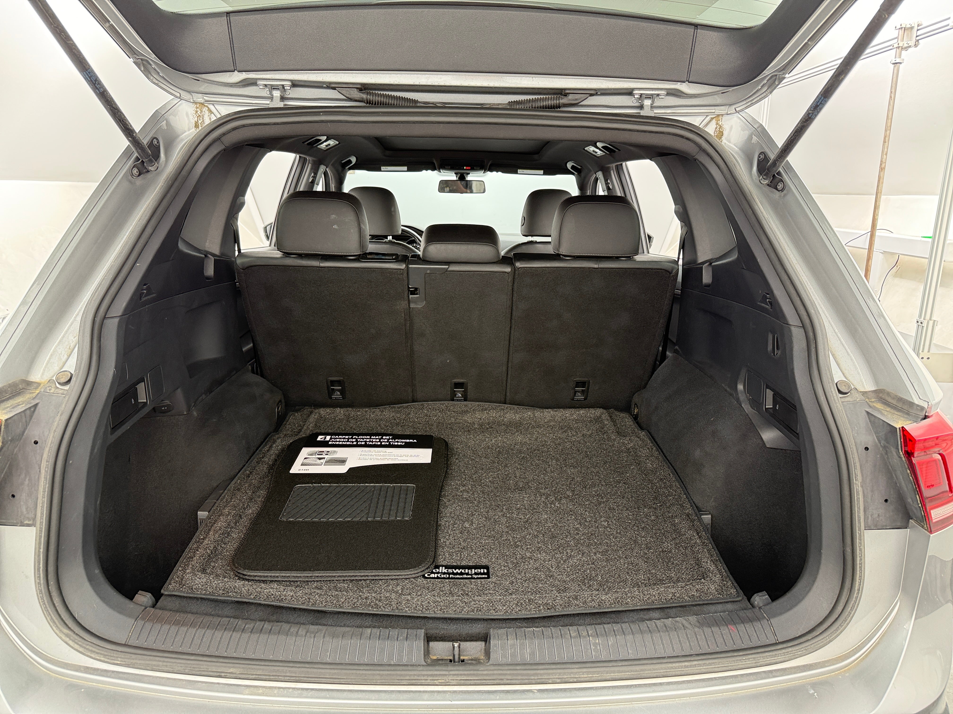 2020 Volkswagen Tiguan SE R-Line Black 6