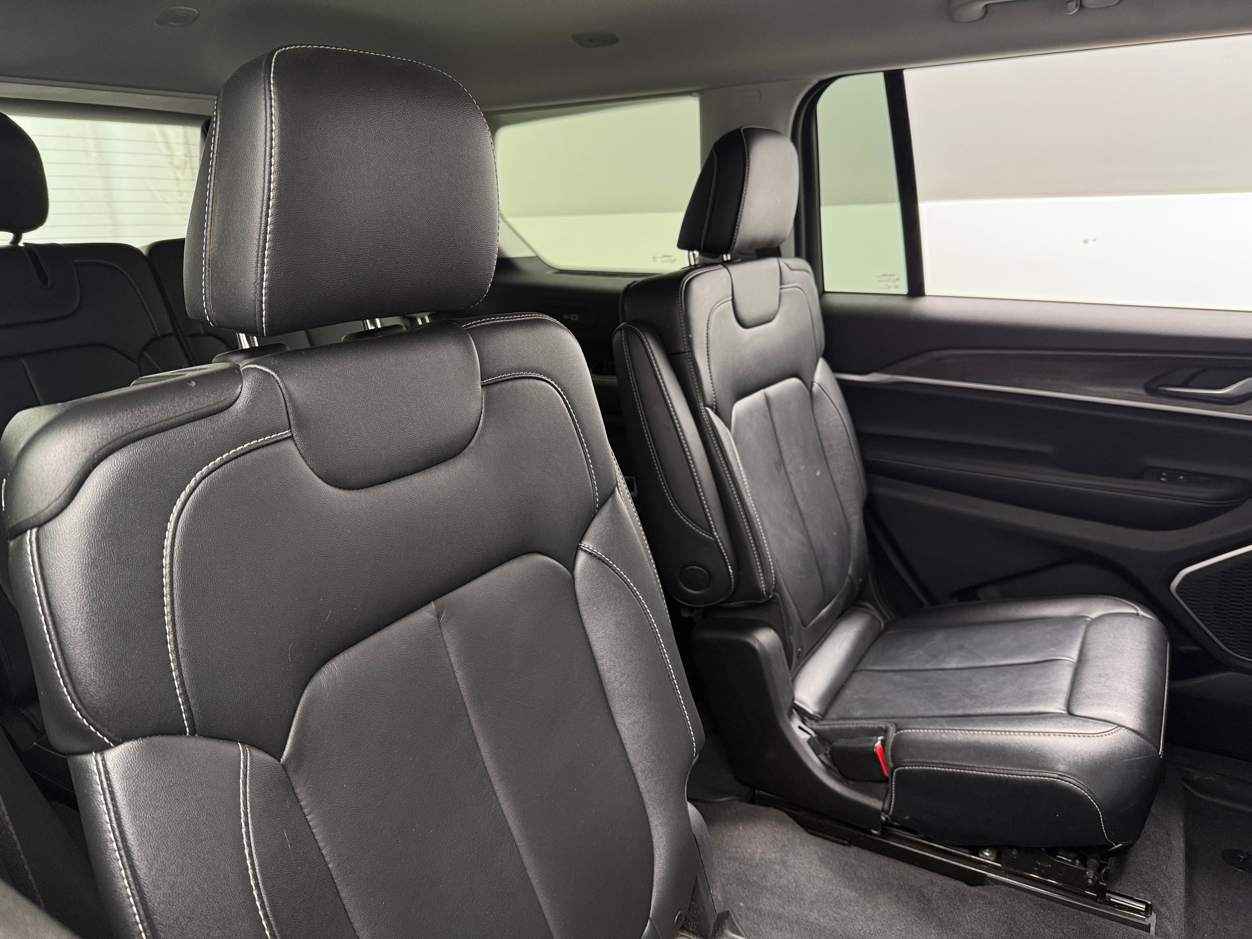 2022 Jeep Grand Cherokee L Limited Edition 5