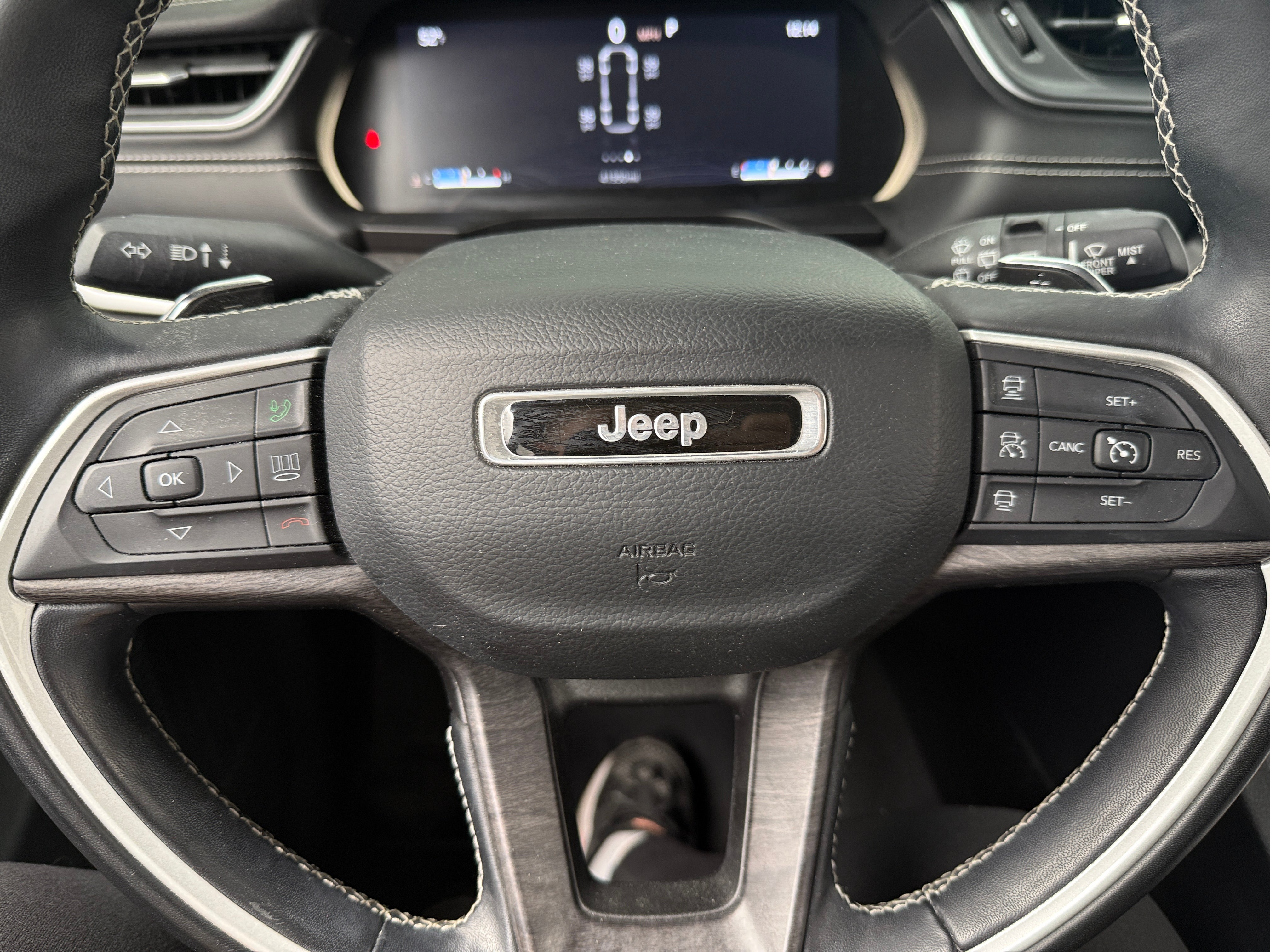 2022 Jeep Grand Cherokee L Limited Edition 4