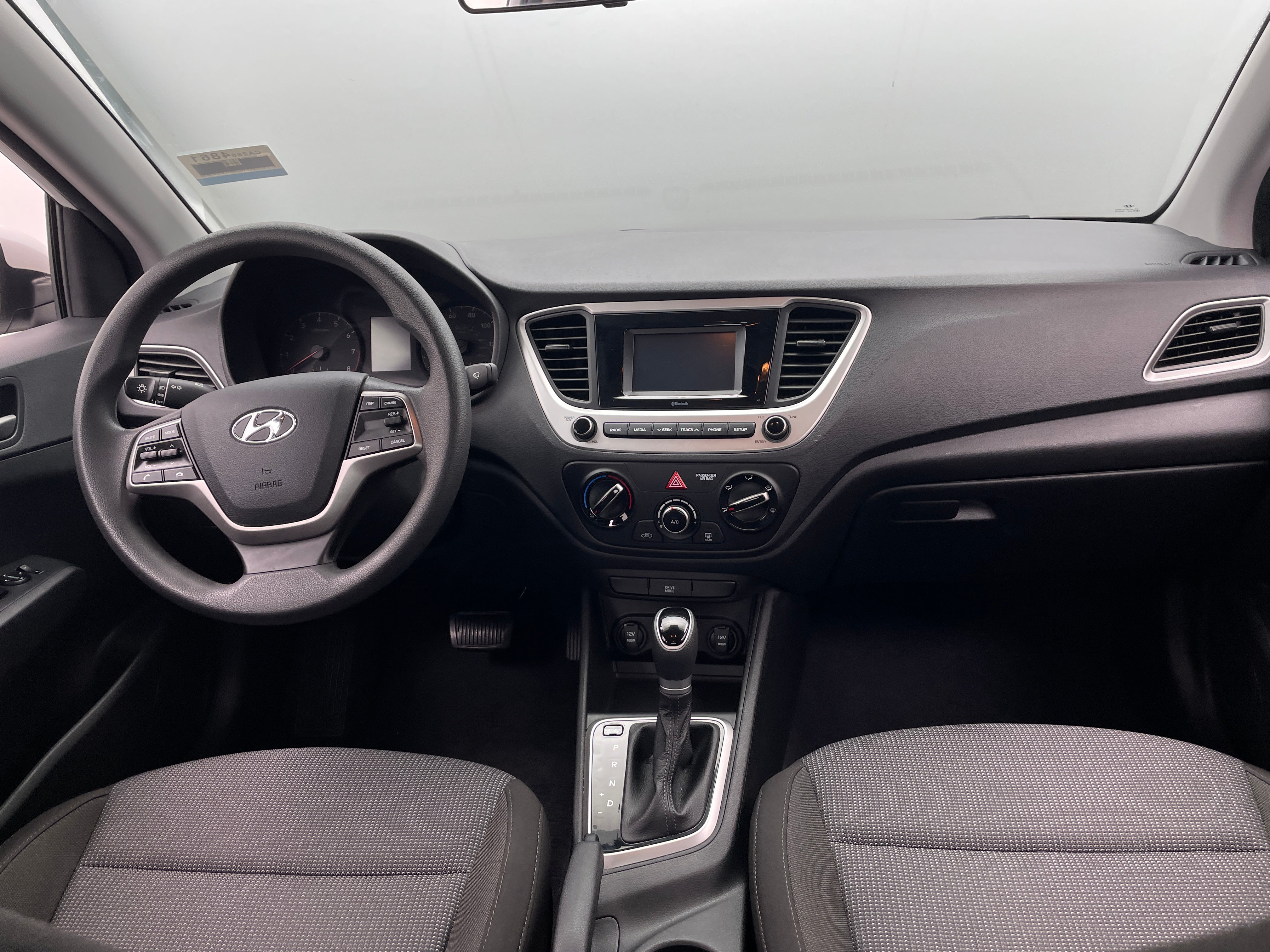 2022 Hyundai Accent SE 3