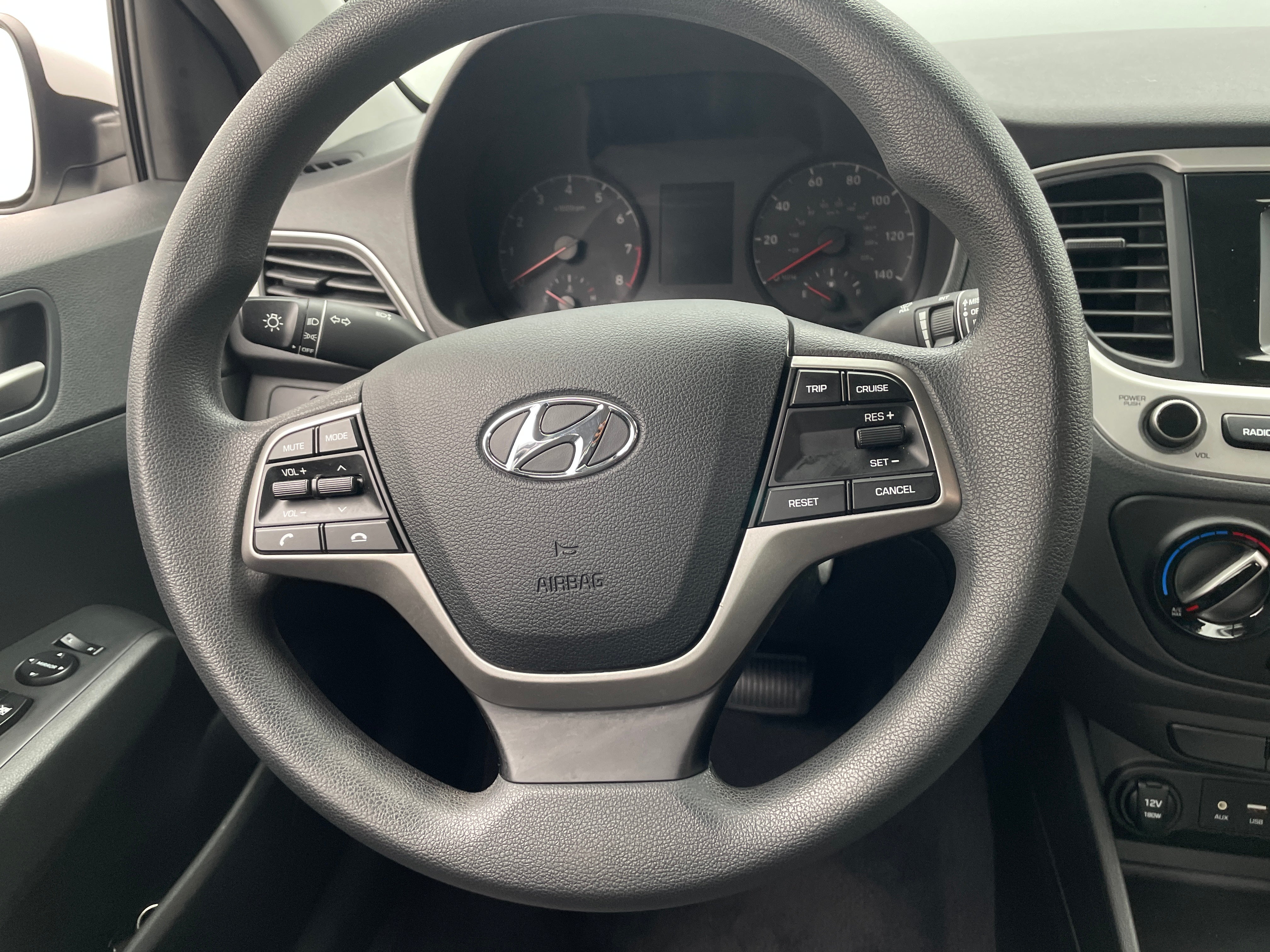 2022 Hyundai Accent SE 5