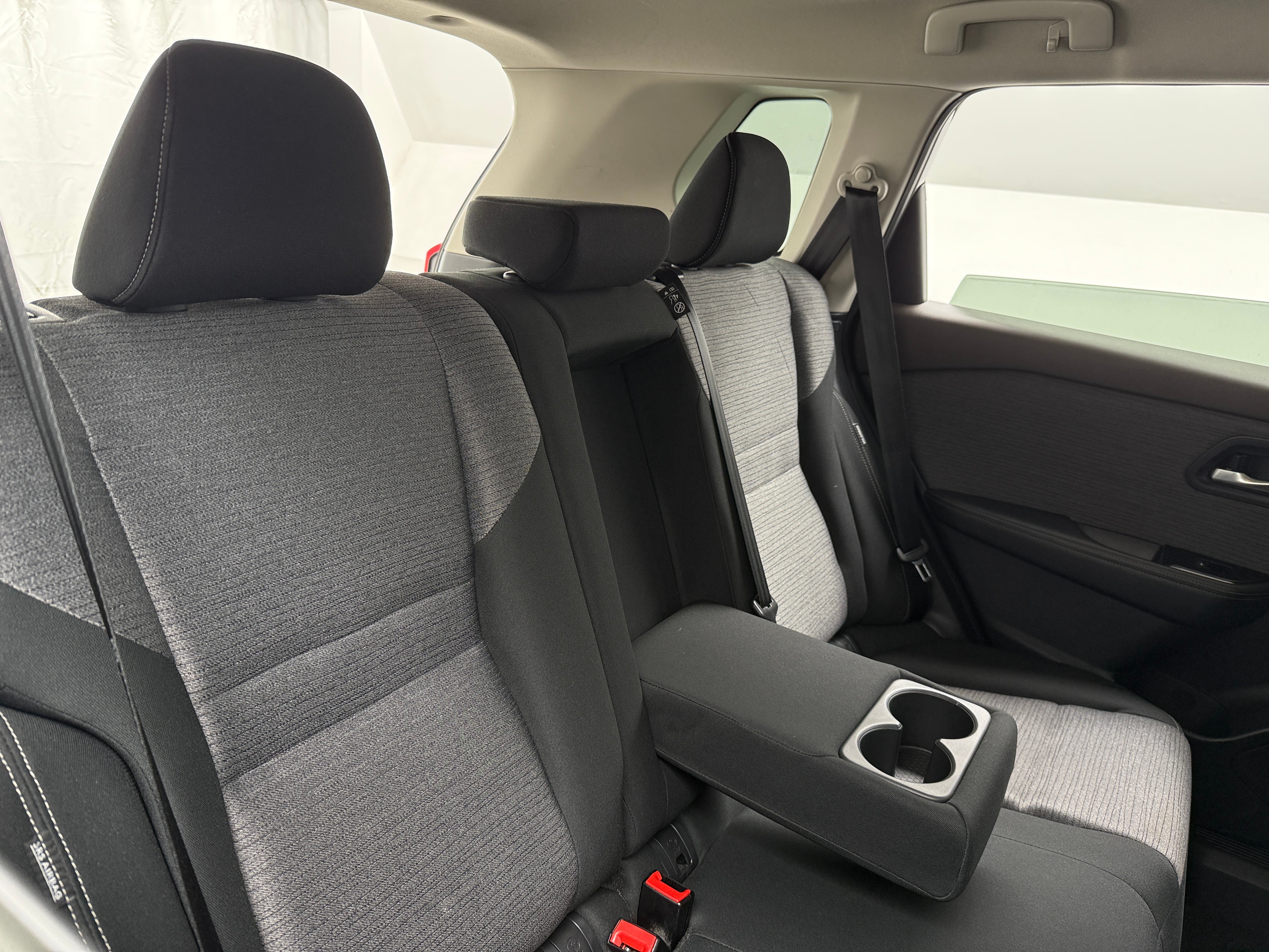 2023 Nissan Rogue SV 6