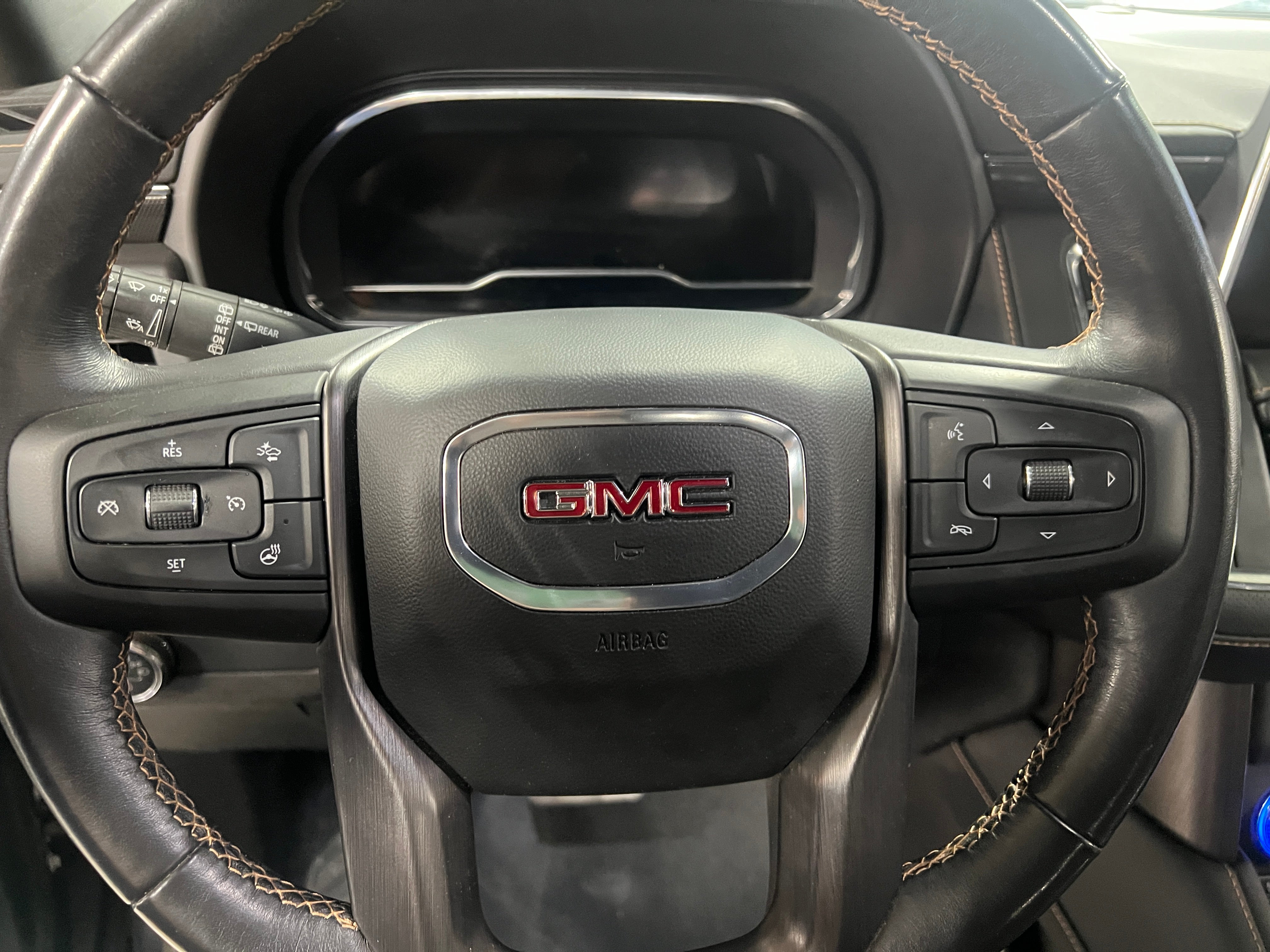 2023 GMC Yukon AT4 4