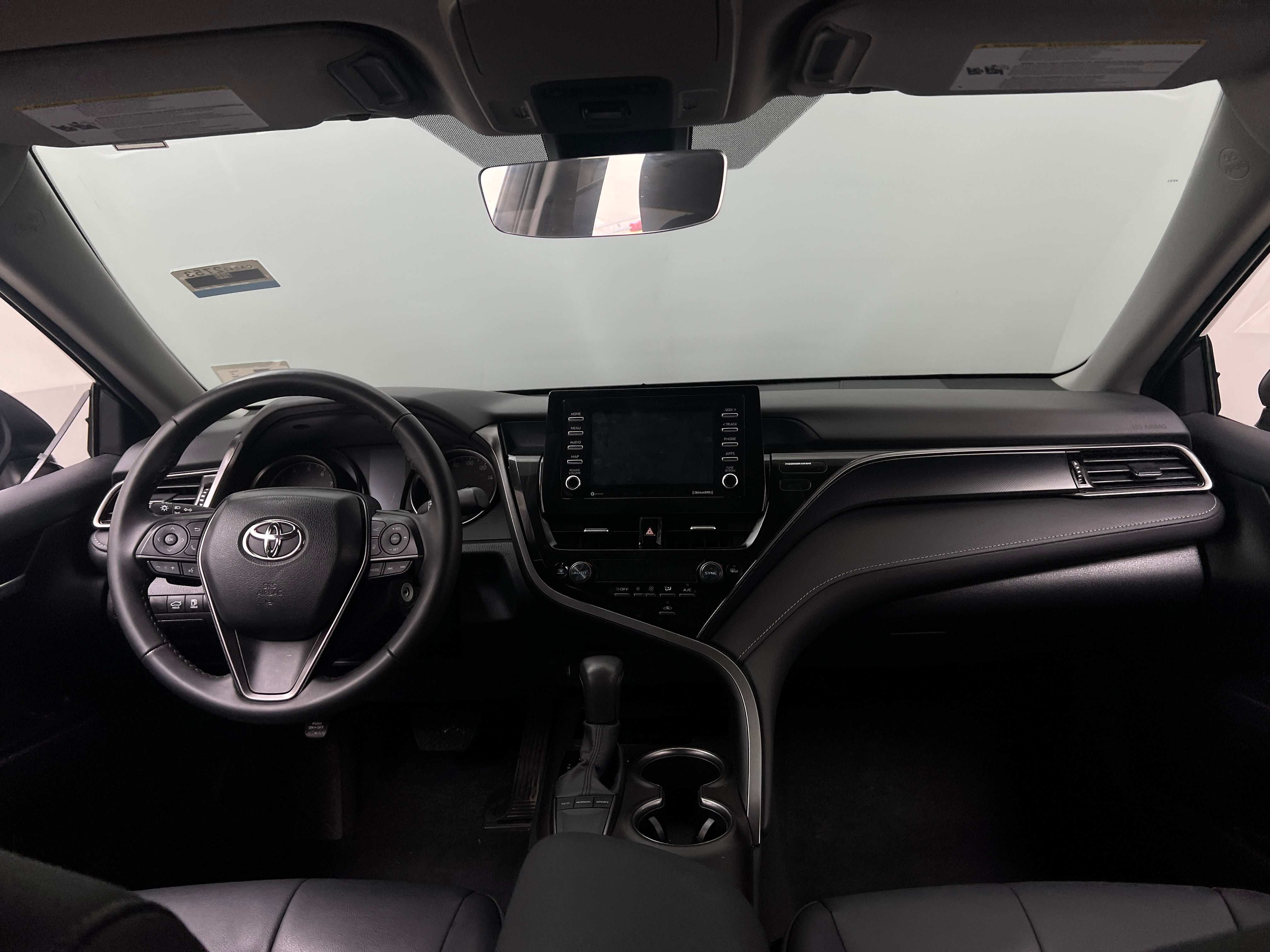 2024 Toyota Camry SE 3