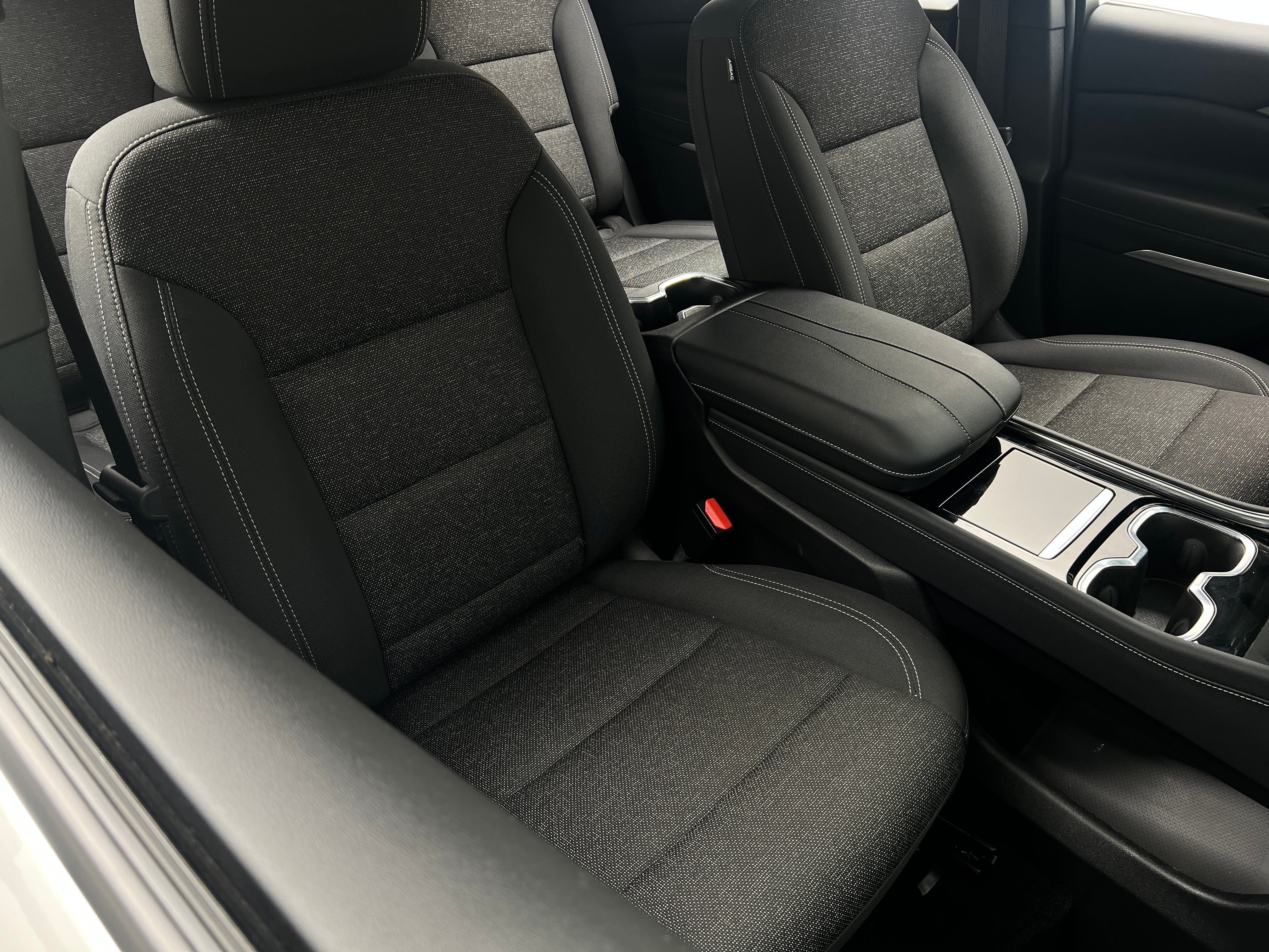 2024 Chevrolet Traverse LT 2