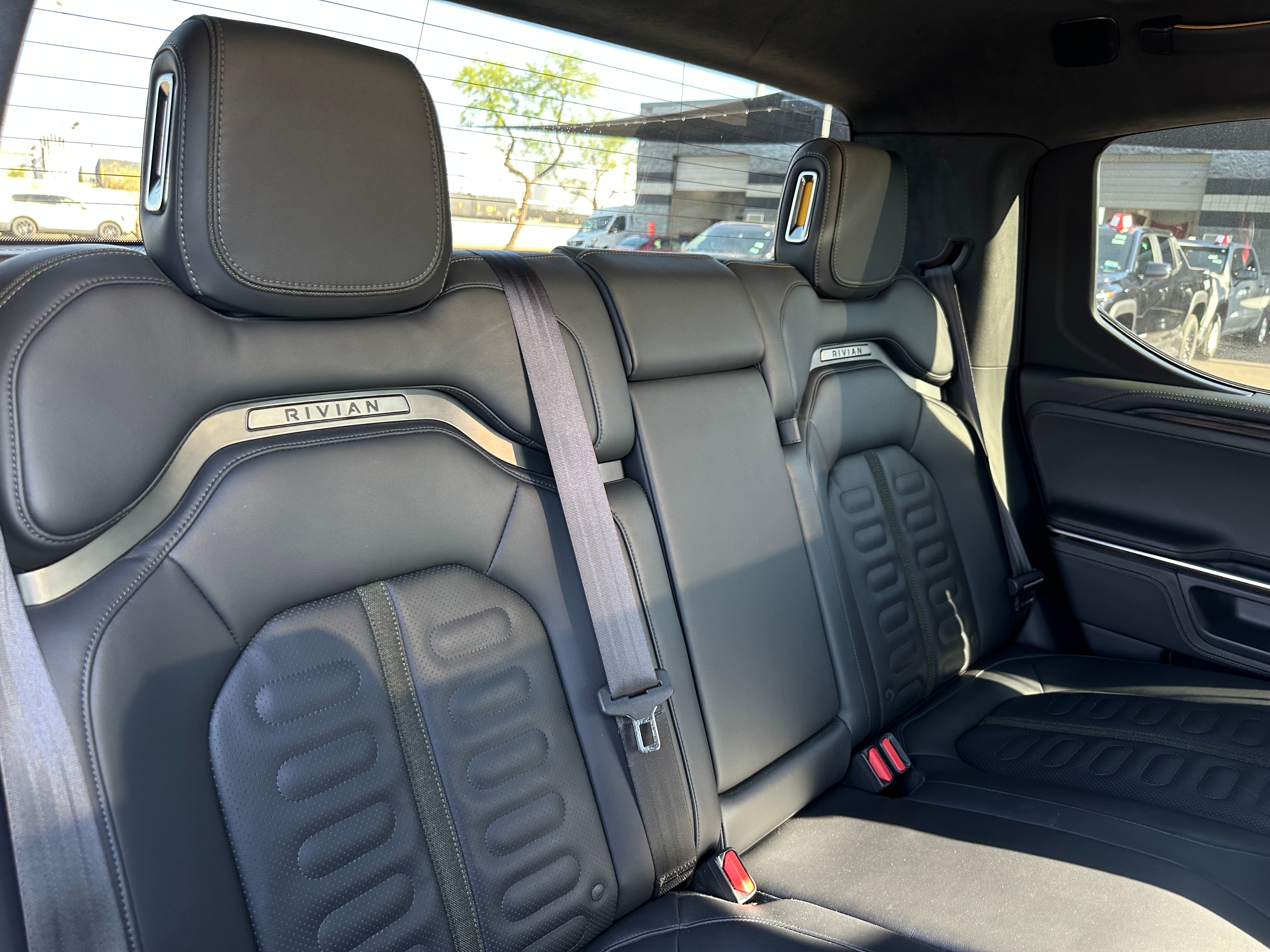 Used 2022 Rivian R1T Adventure with VIN 7FCTGAAA2NN006506 for sale in Oak Creek, WI