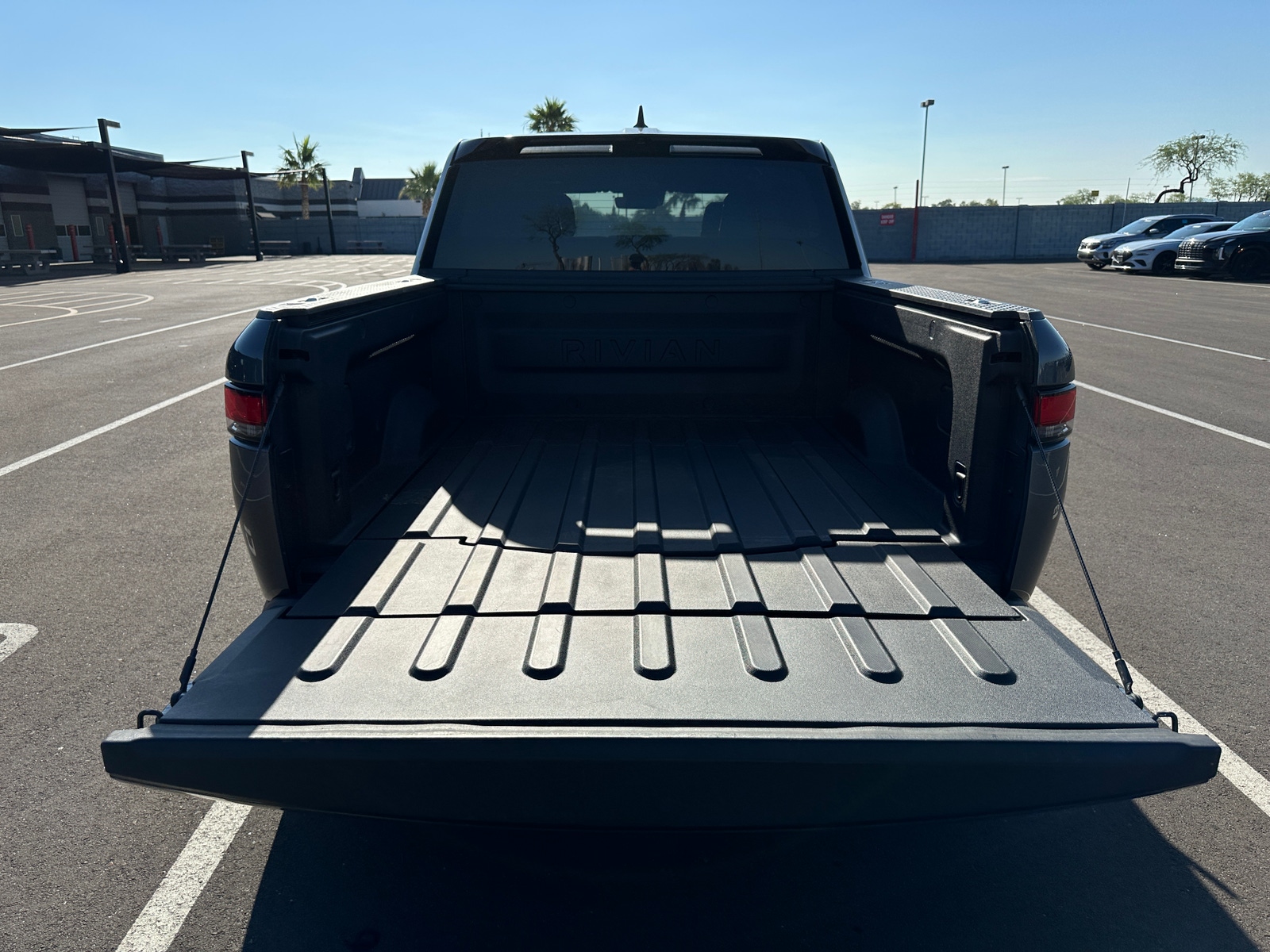 Thumbnail: 2022 Rivian R1T - 6