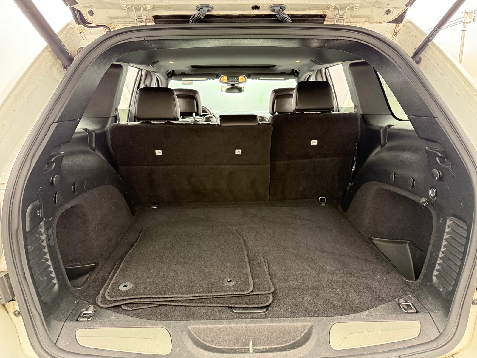 Thumbnail: 2019 Jeep Grand Cherokee - 6