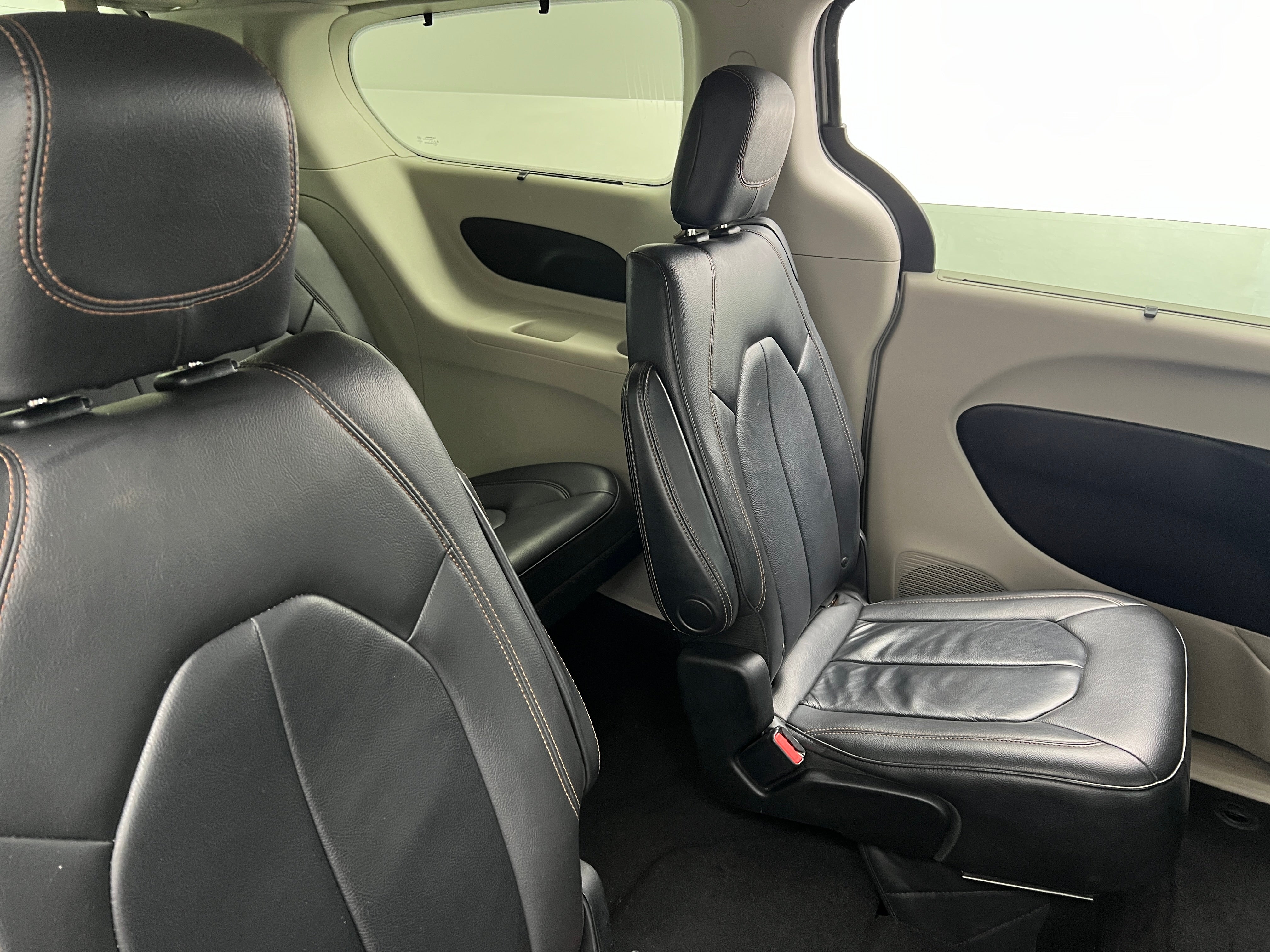 2017 Chrysler Pacifica Touring L 5