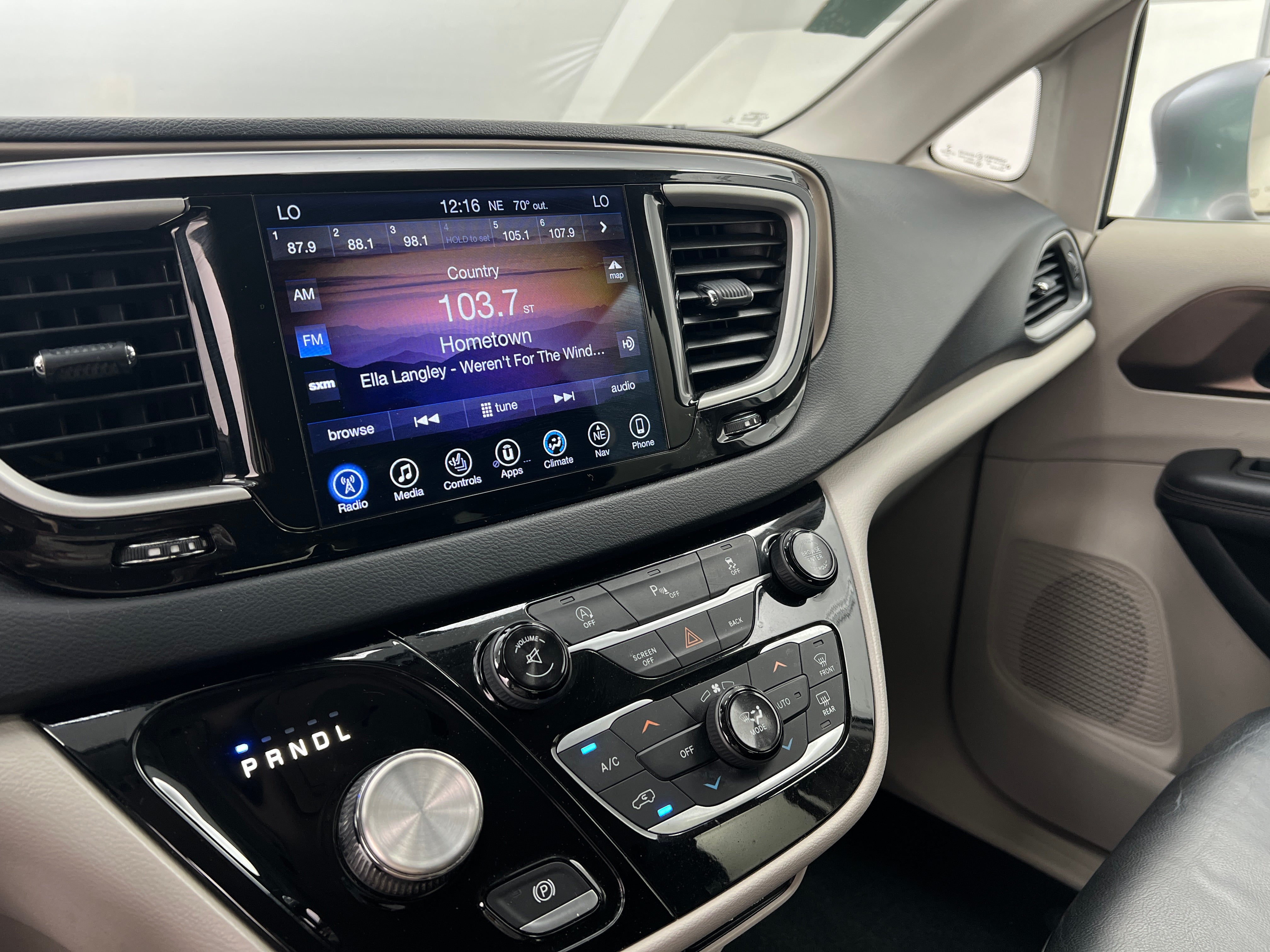 2017 Chrysler Pacifica Touring L 3