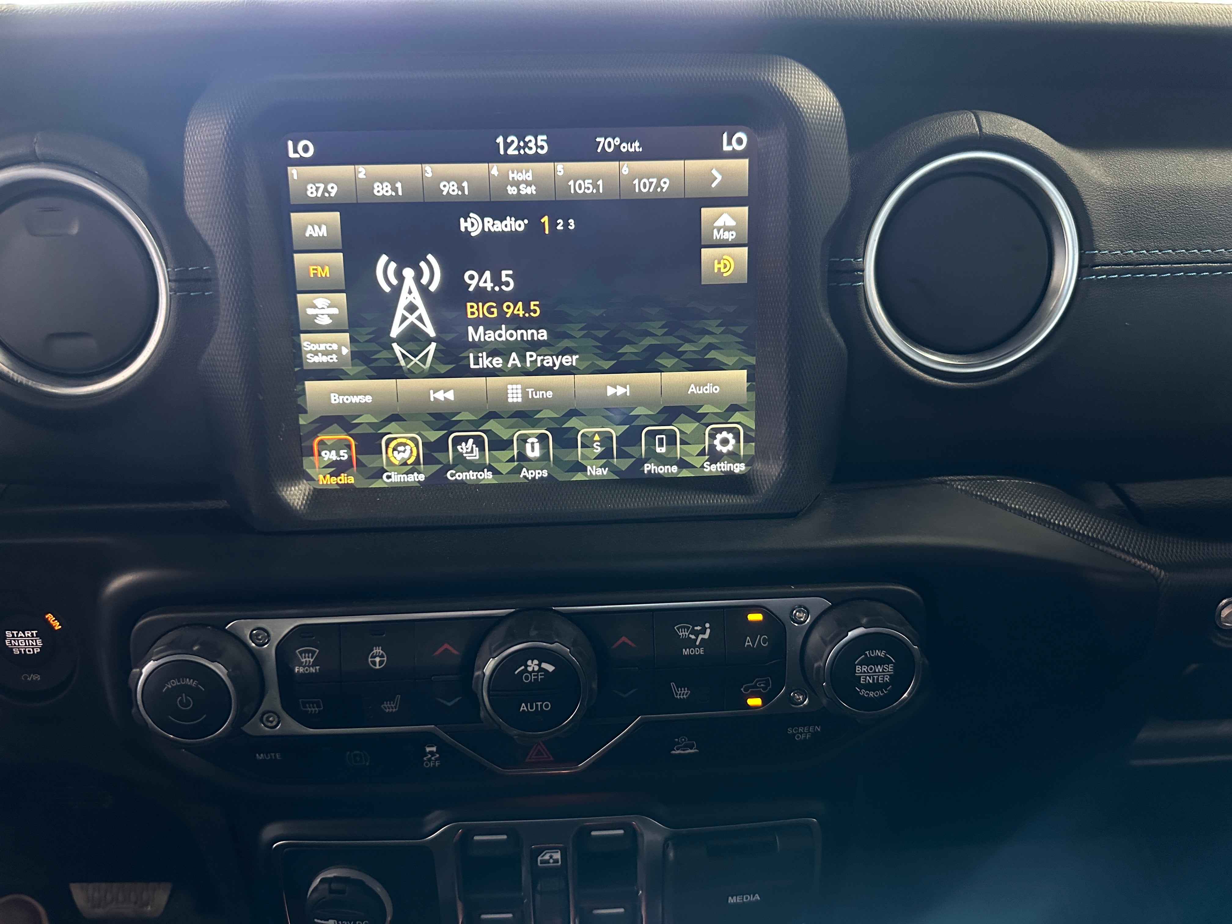 2022 Jeep Wrangler Unlimited Rubicon 4xe 3