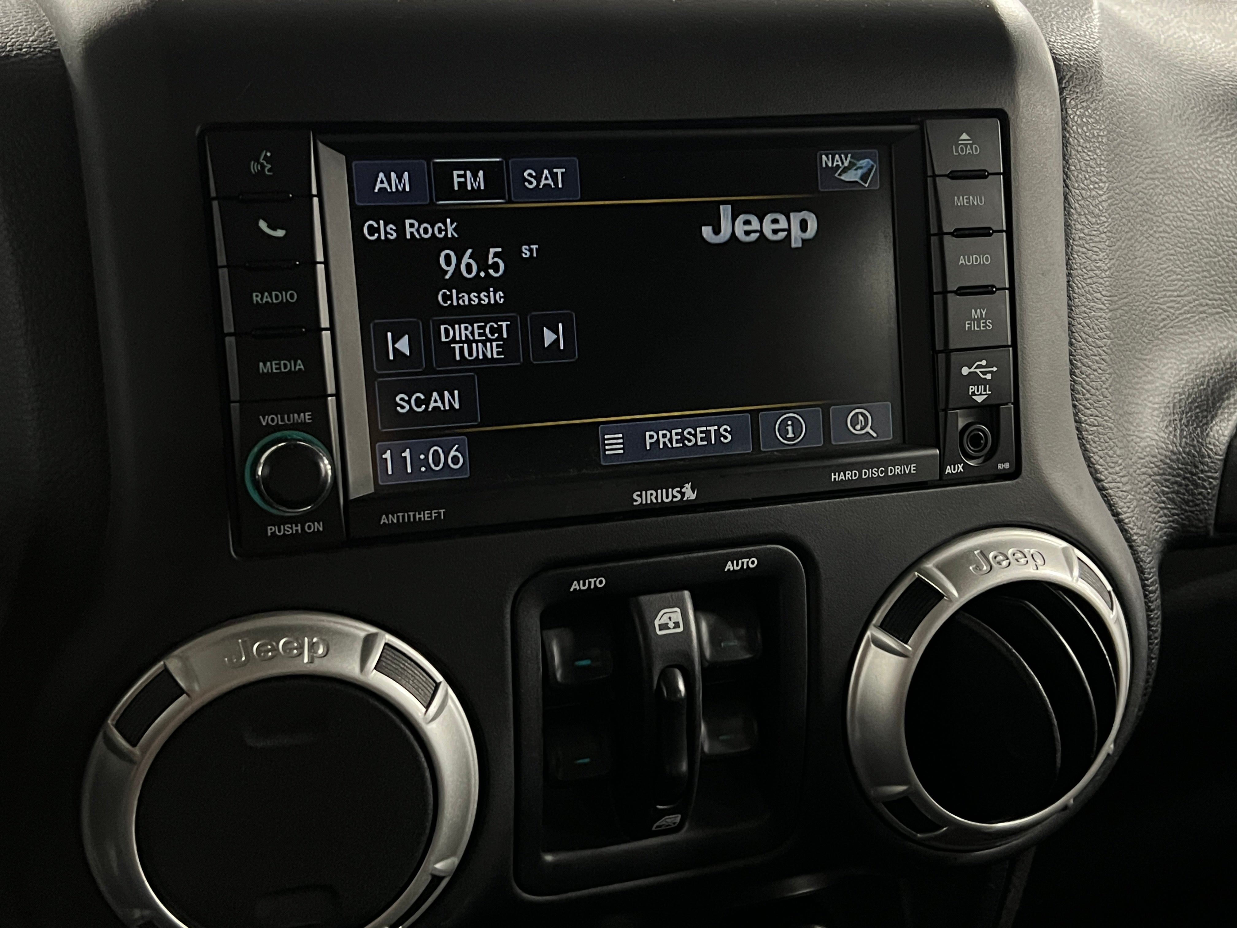 2017 Jeep Wrangler Unlimited Sahara 4