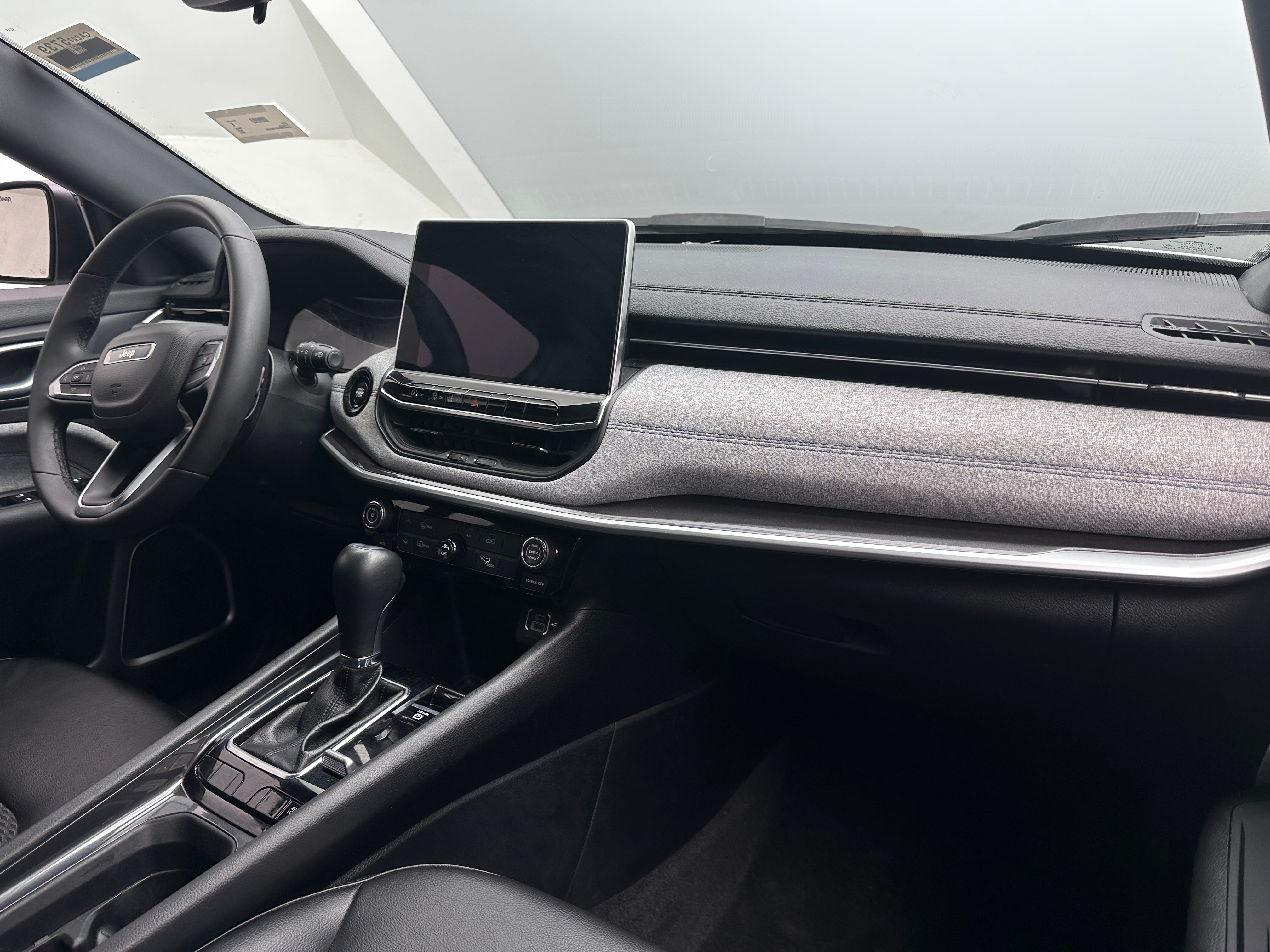 2023 Jeep Compass Latitude 2