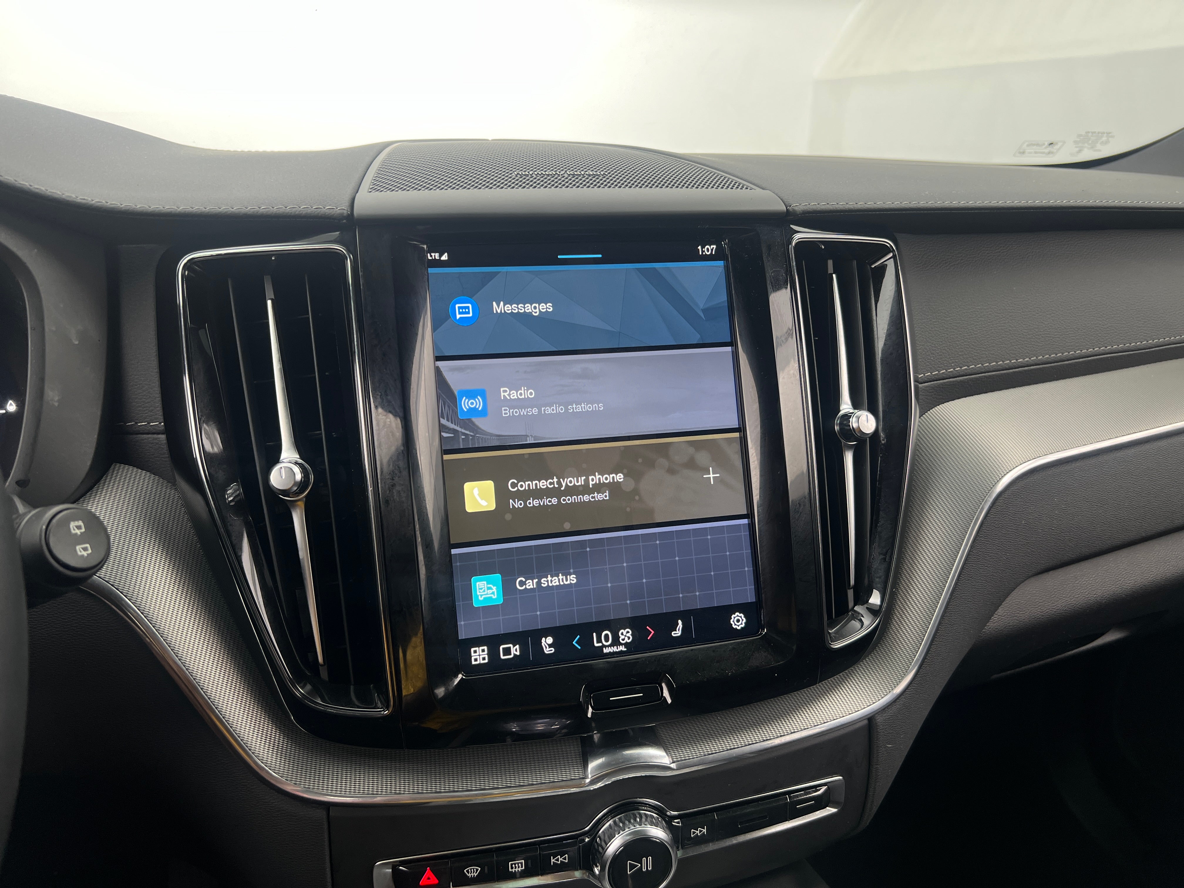 2024 Volvo XC60 Recharge Core 3
