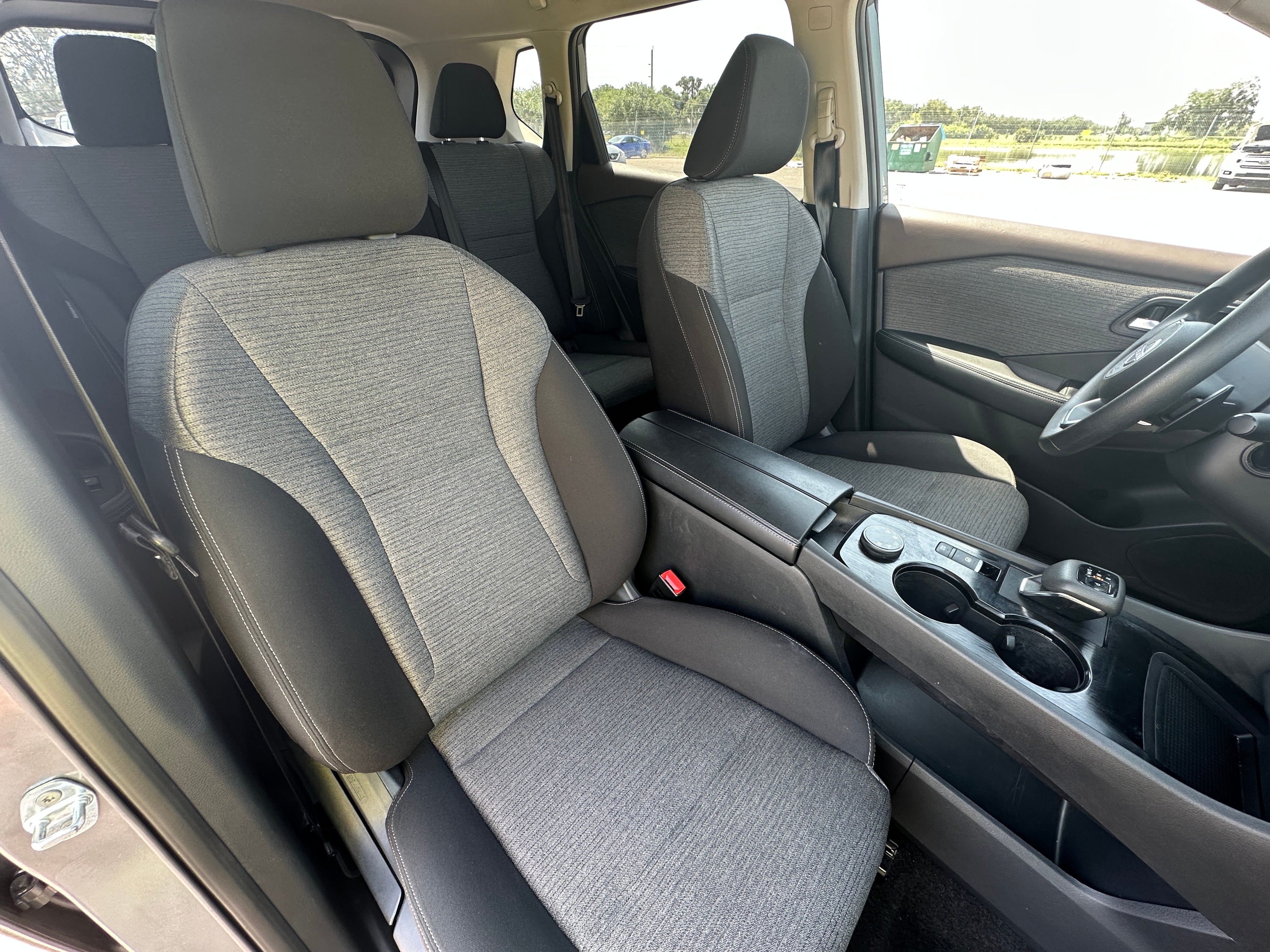 2023 Nissan Rogue SV 2