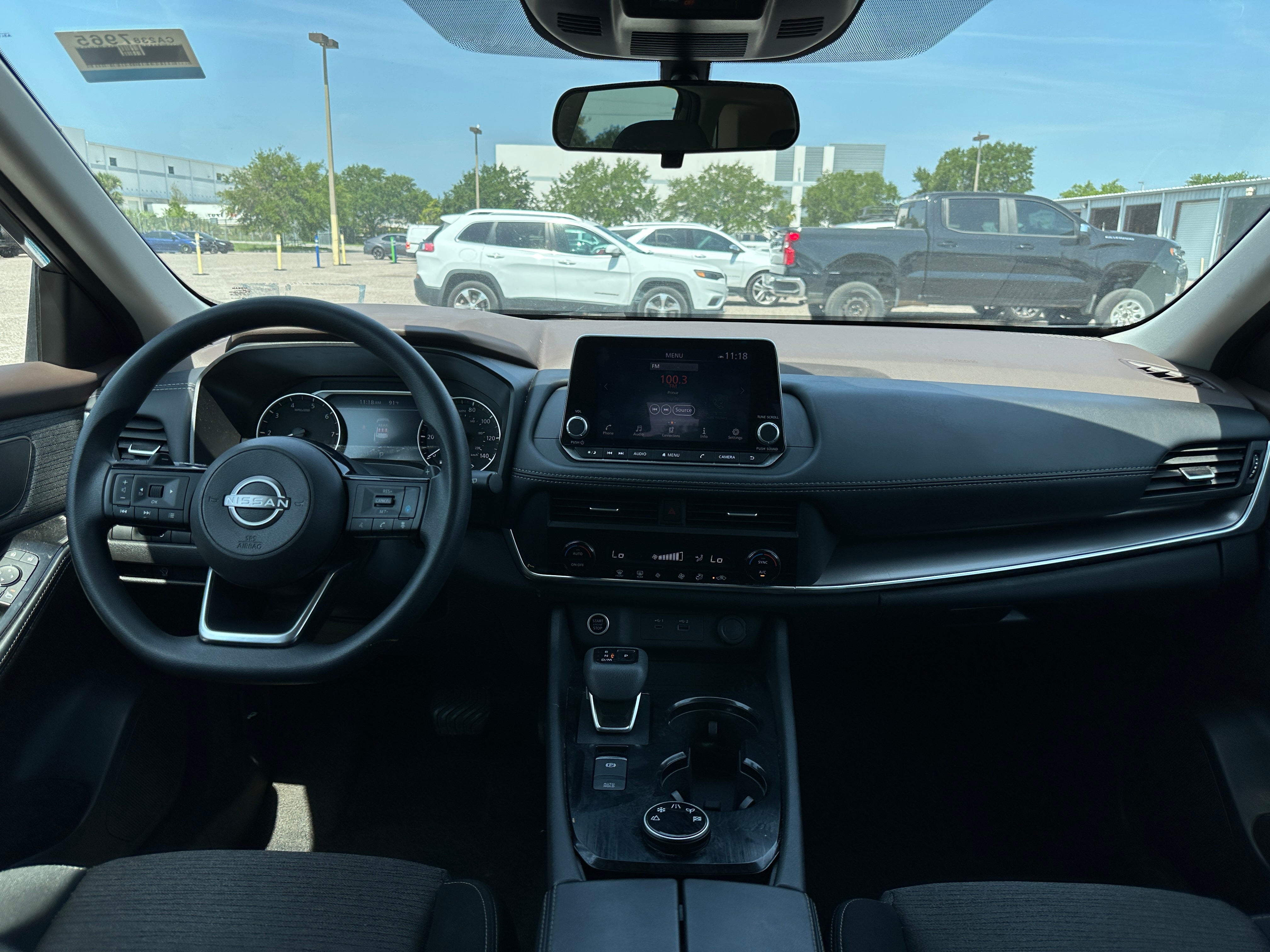 2023 Nissan Rogue SV 3