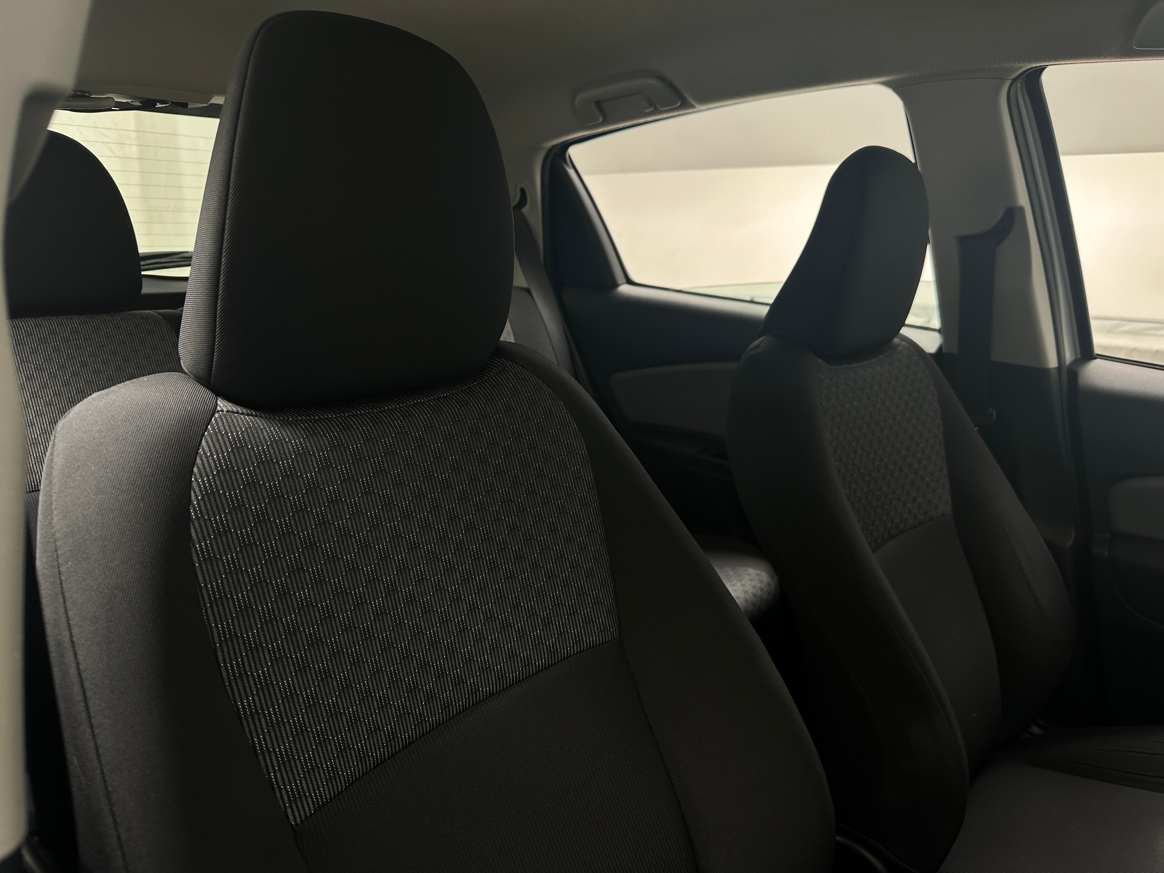 2015 Toyota Yaris L 2