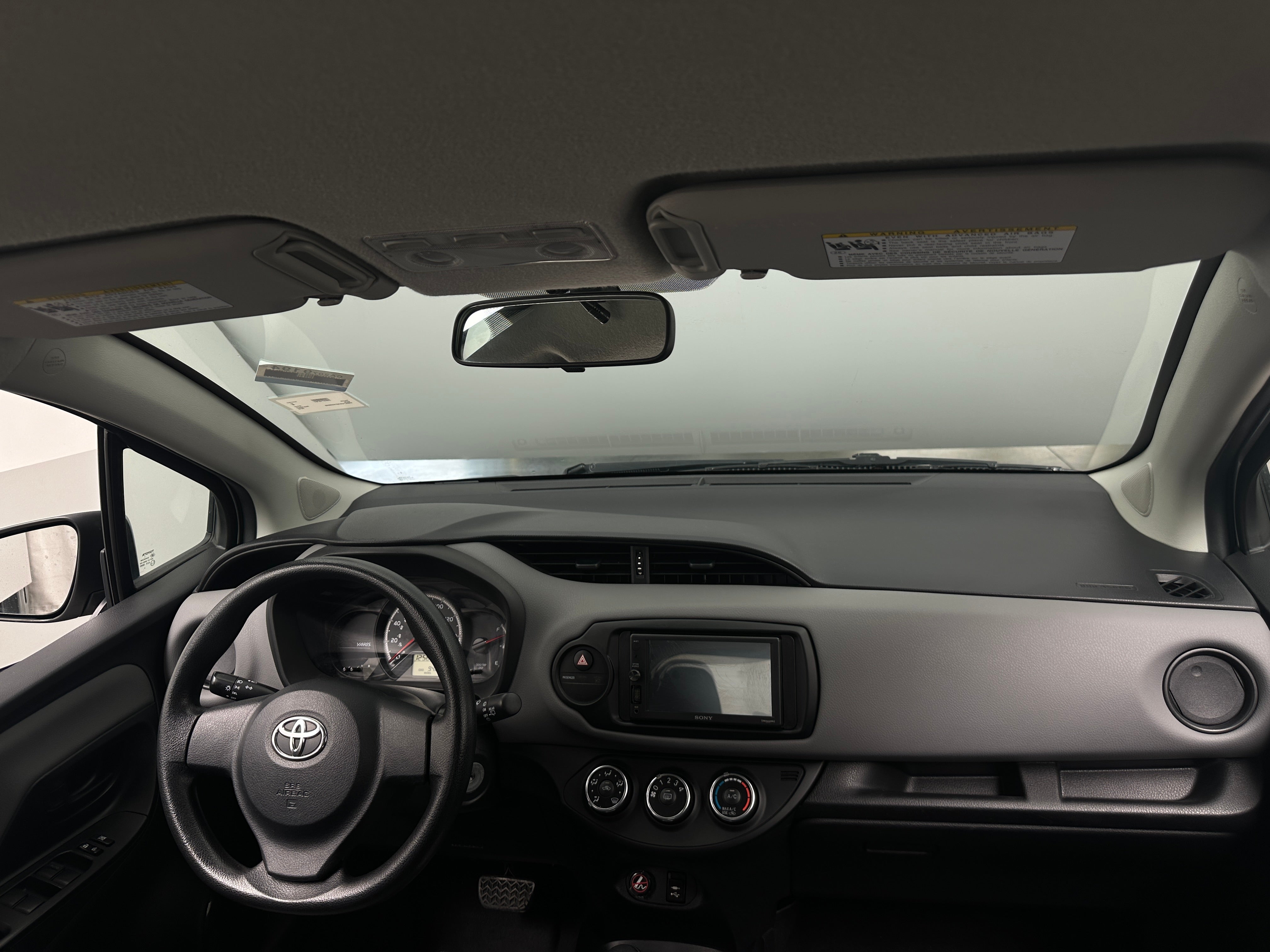 2015 Toyota Yaris L 3