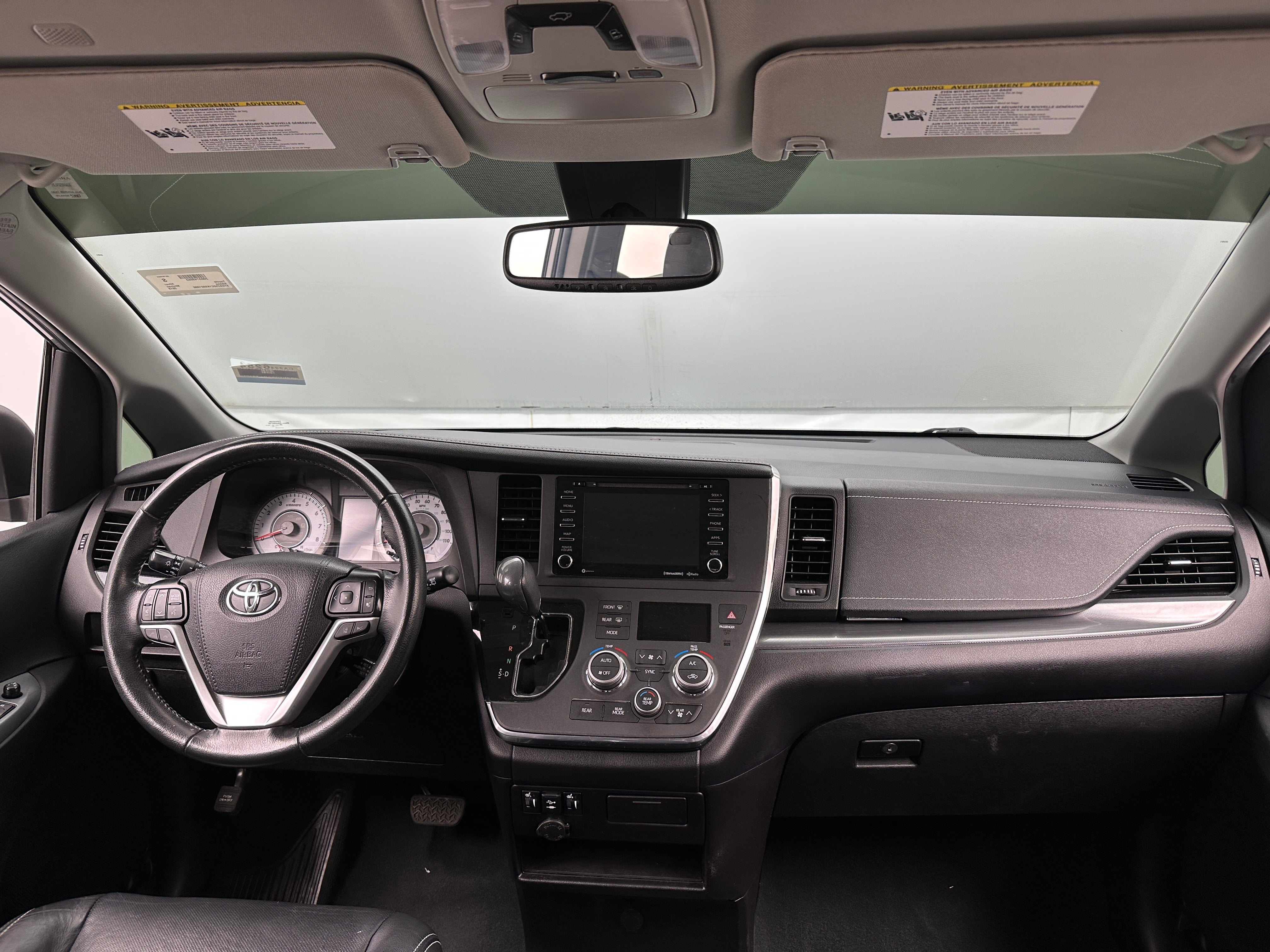 2019 Toyota Sienna SE 2