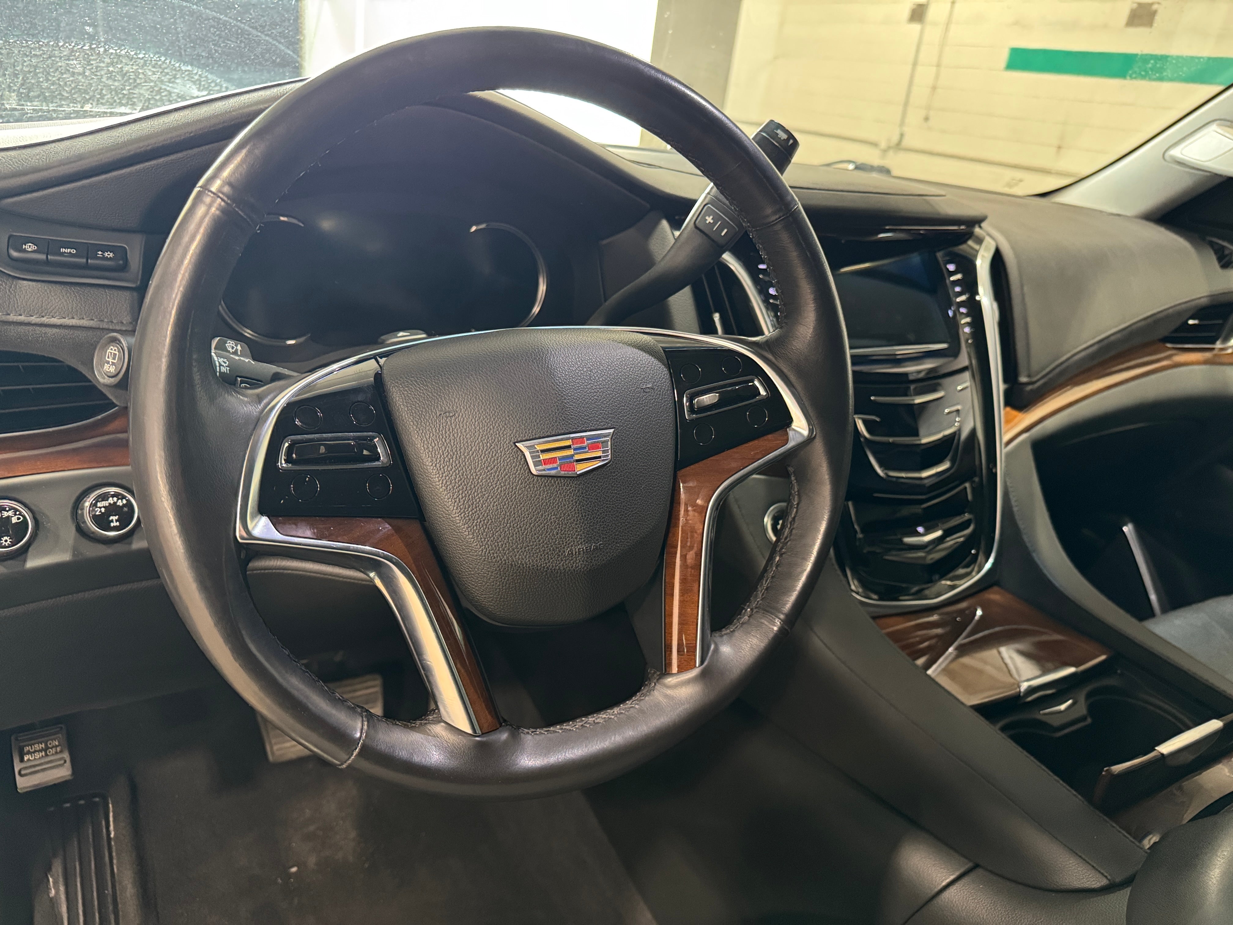 2020 Cadillac Escalade ESV Luxury 2