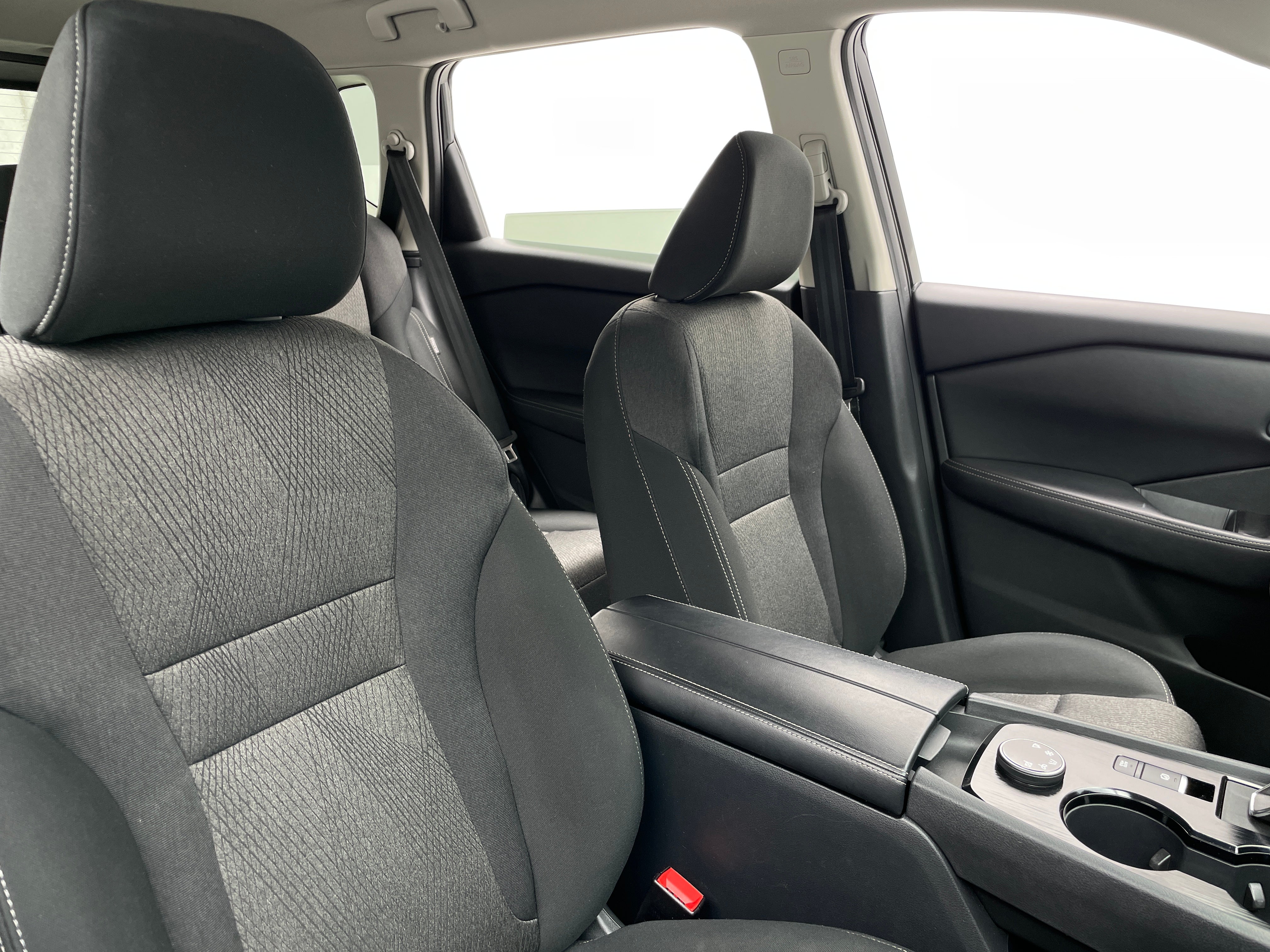 2024 Nissan Rogue SV 2