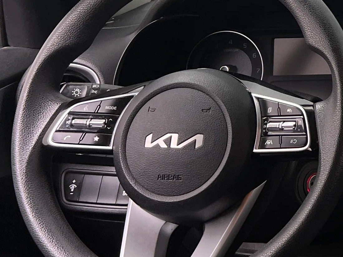 2023 Kia Forte LXS 5