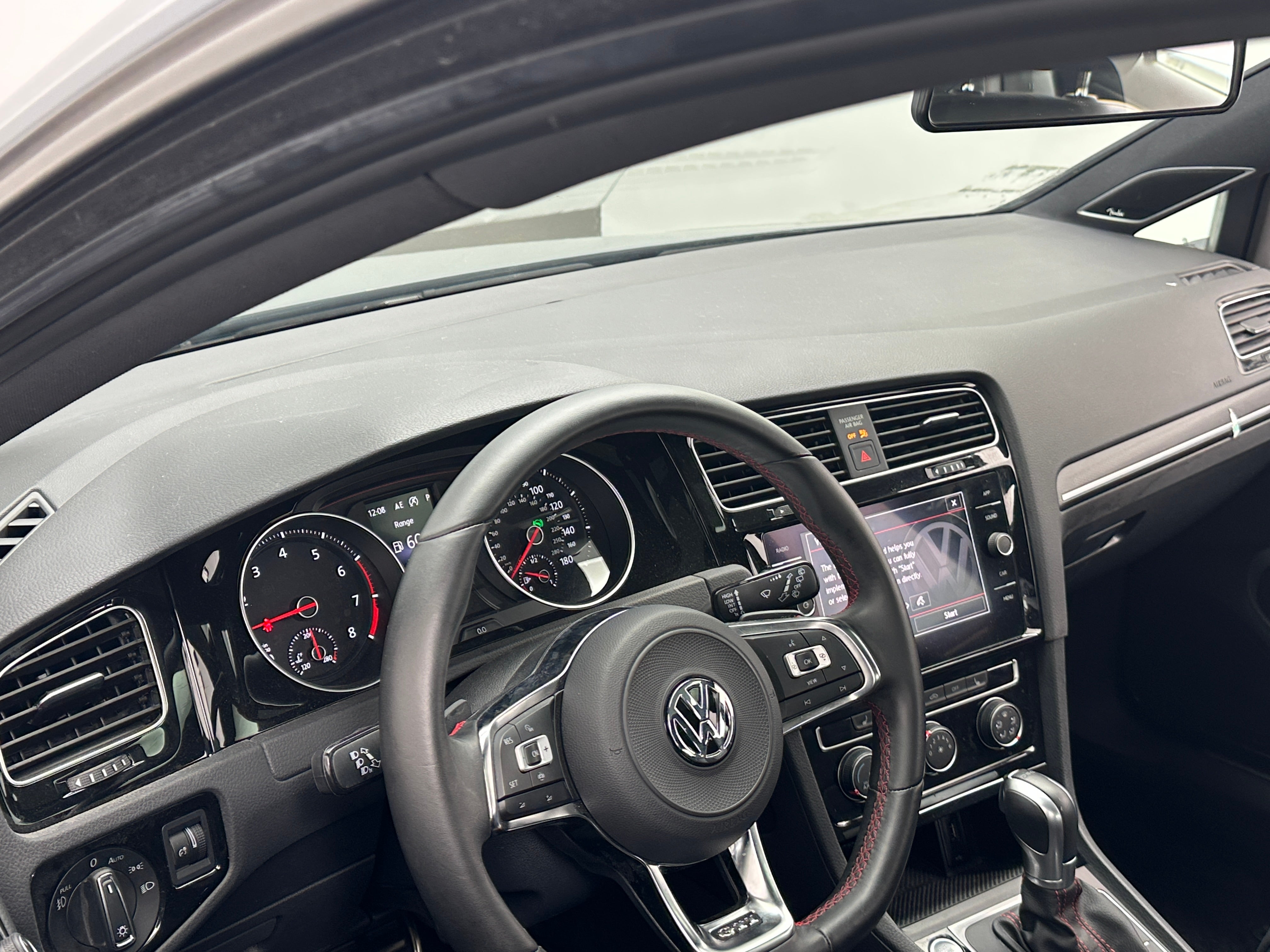 2019 Volkswagen Golf GTI SE 2