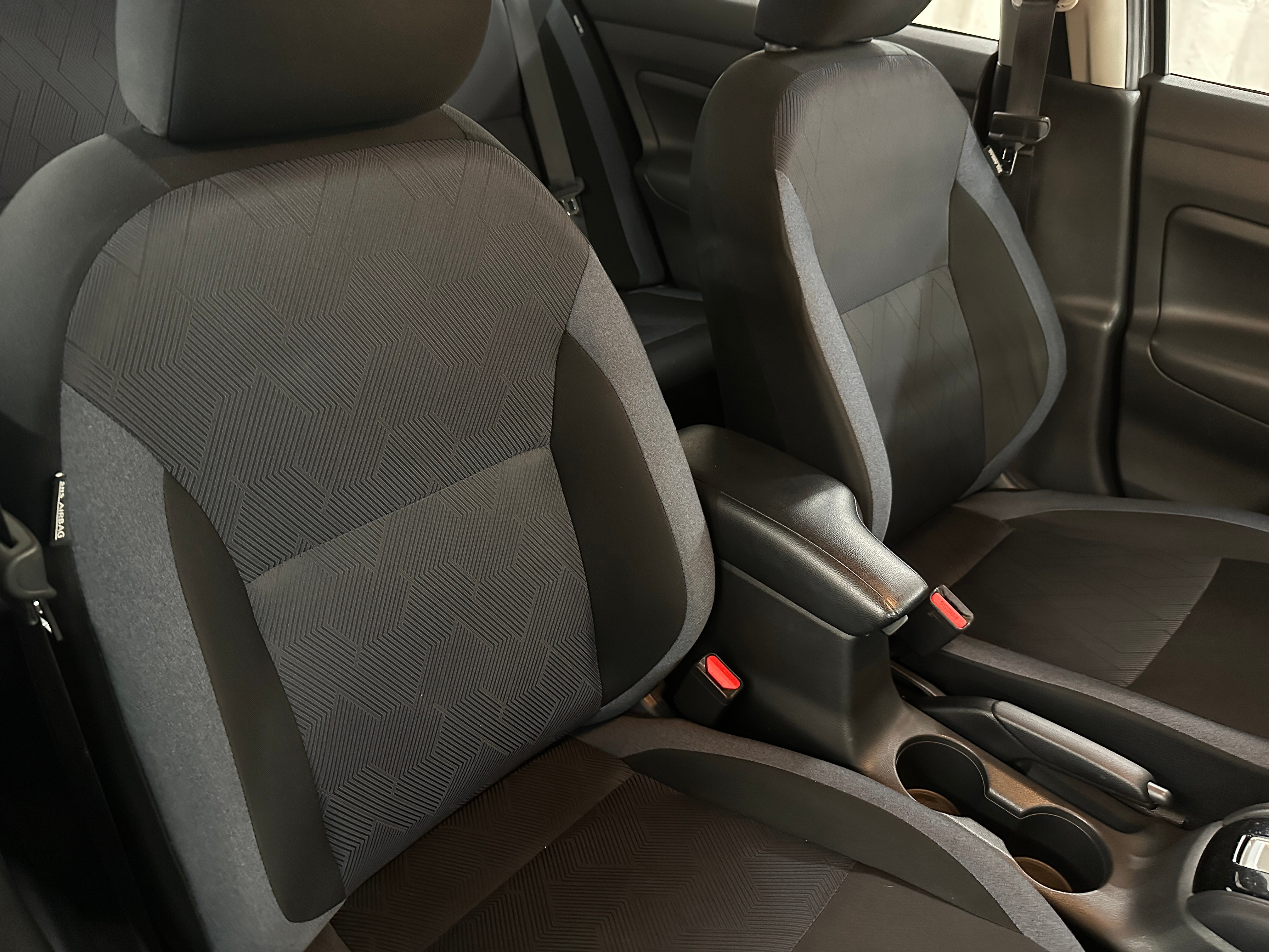 2023 Nissan Versa SV 2
