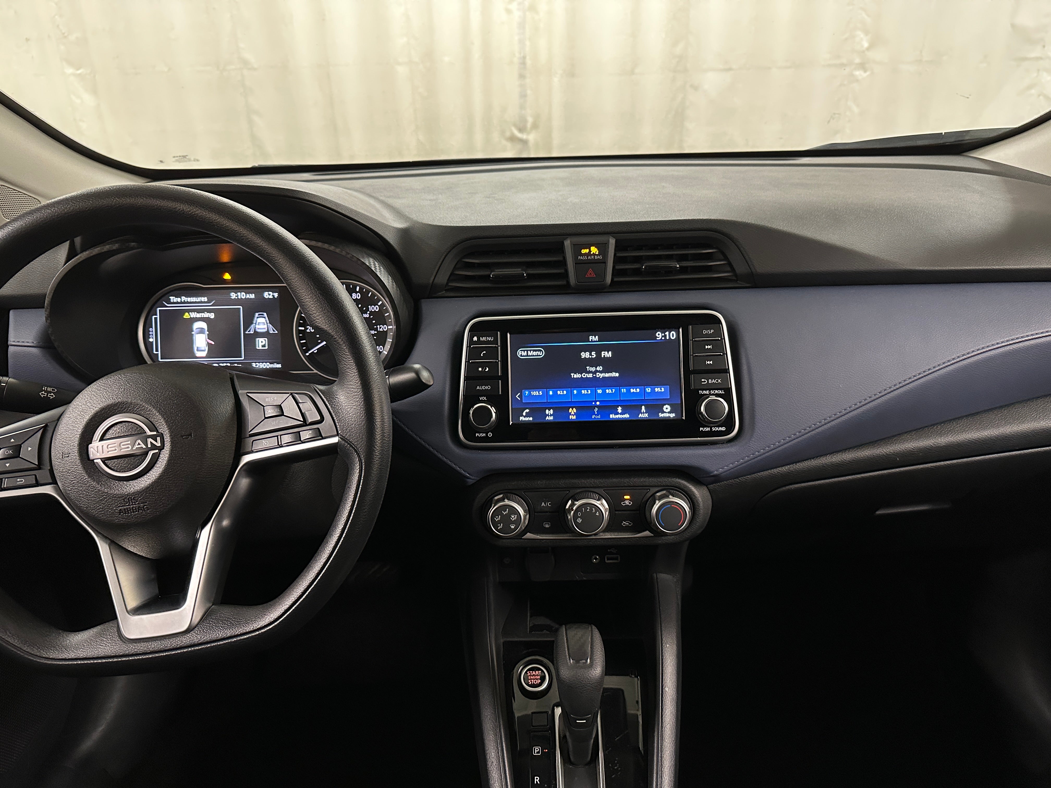 2023 Nissan Versa SV 3