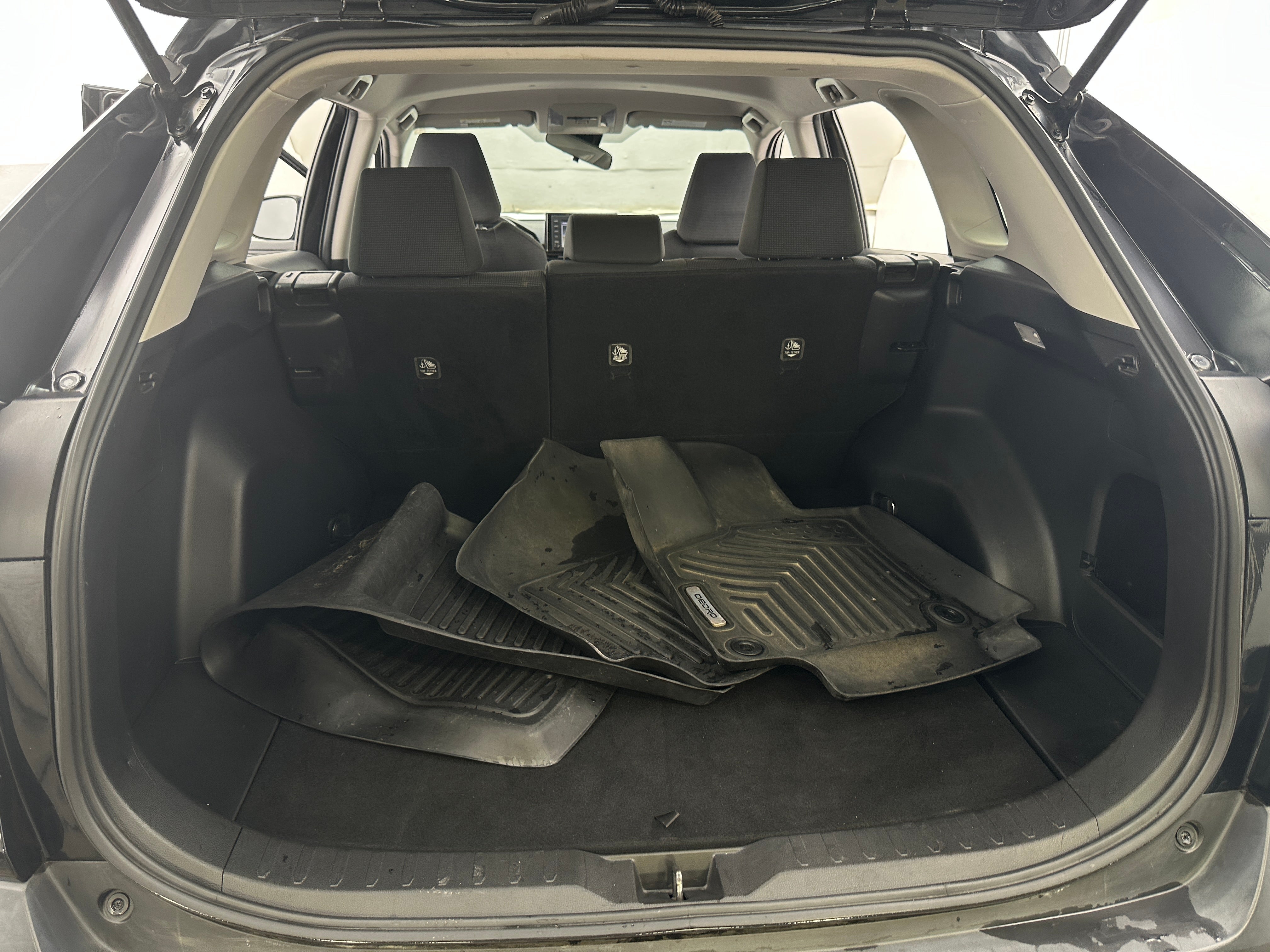 2019 Toyota RAV4 LE 7
