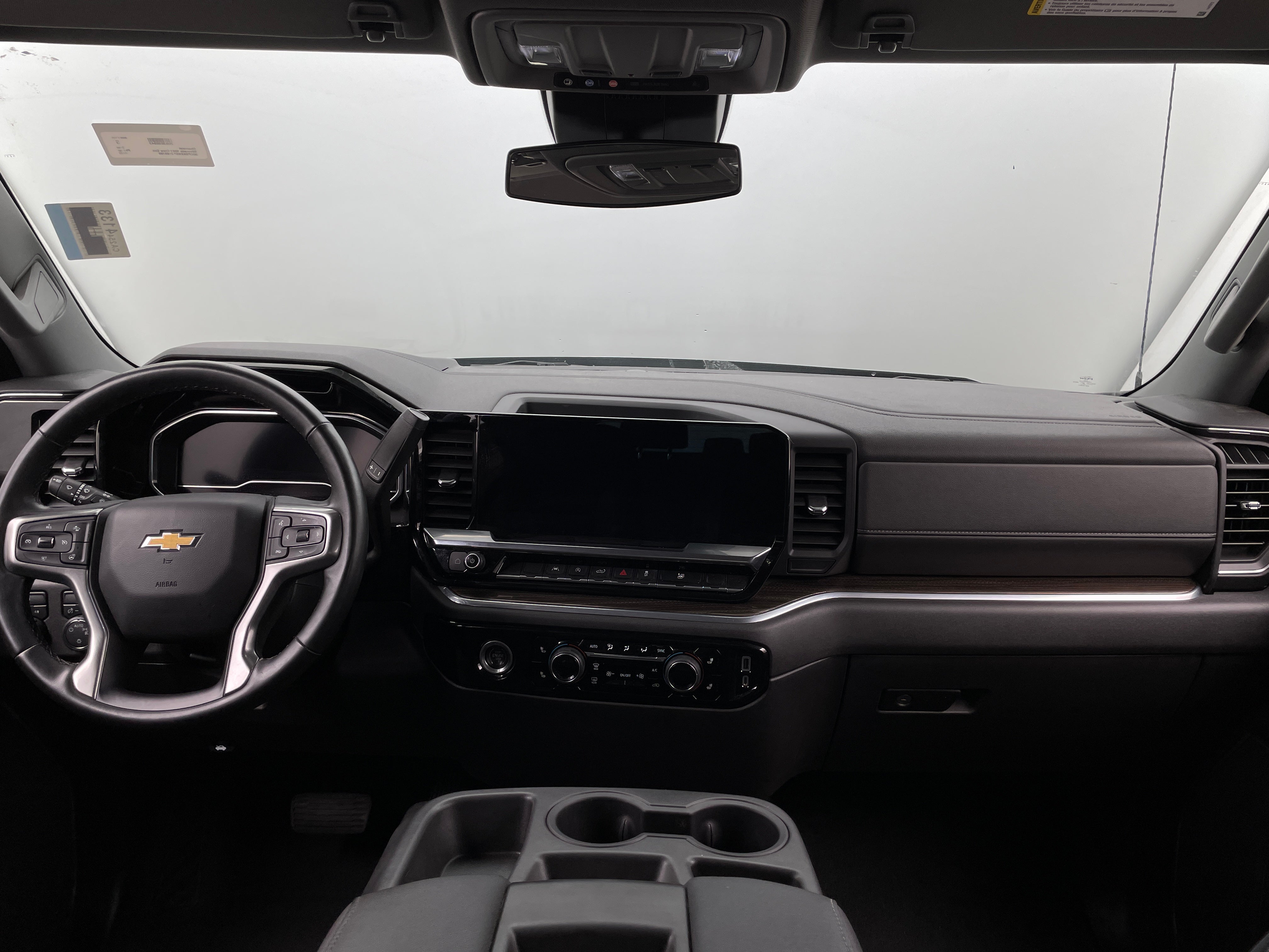 2023 Chevrolet Silverado 1500 LT 3