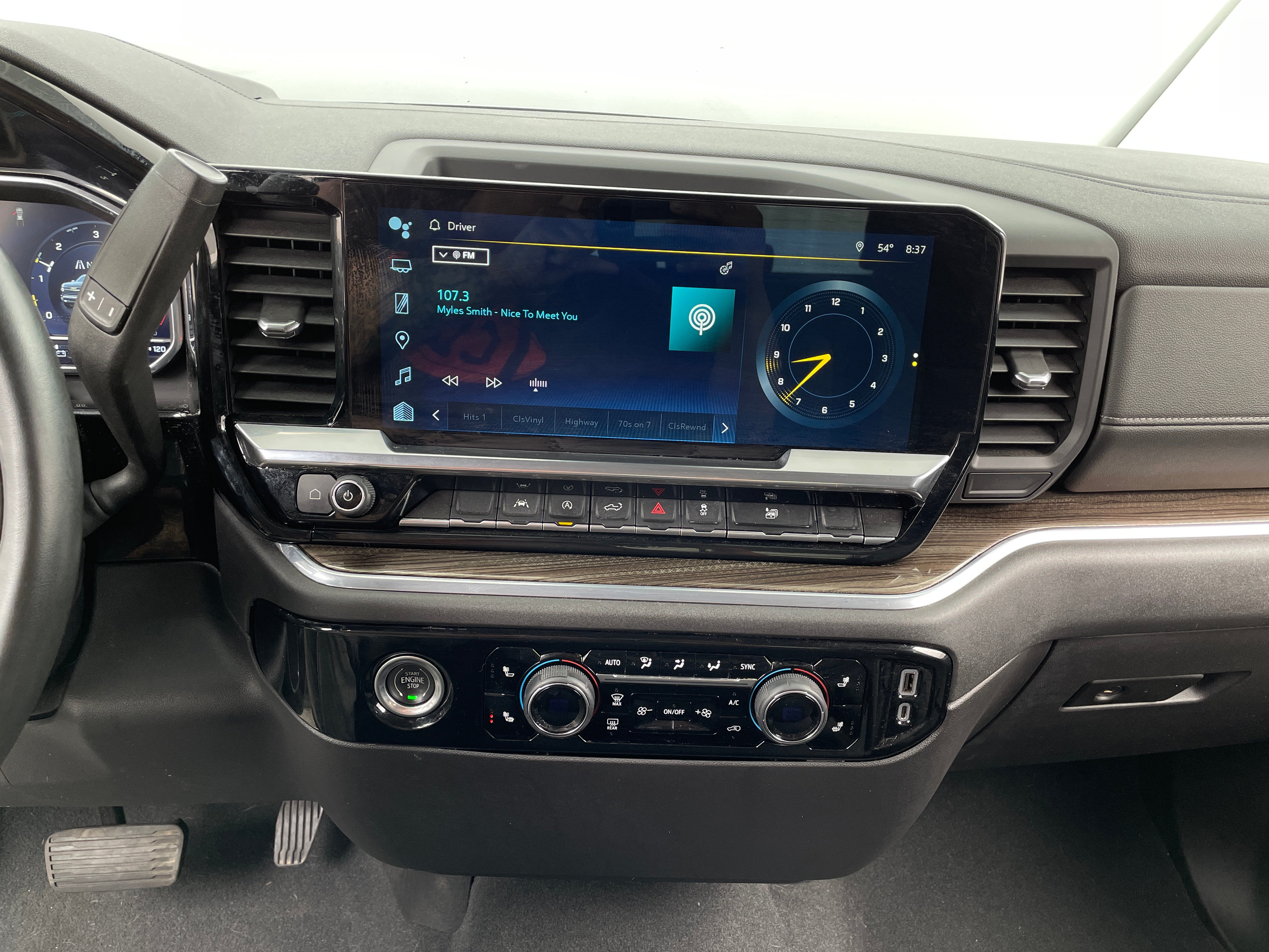2023 Chevrolet Silverado 1500 LT 4