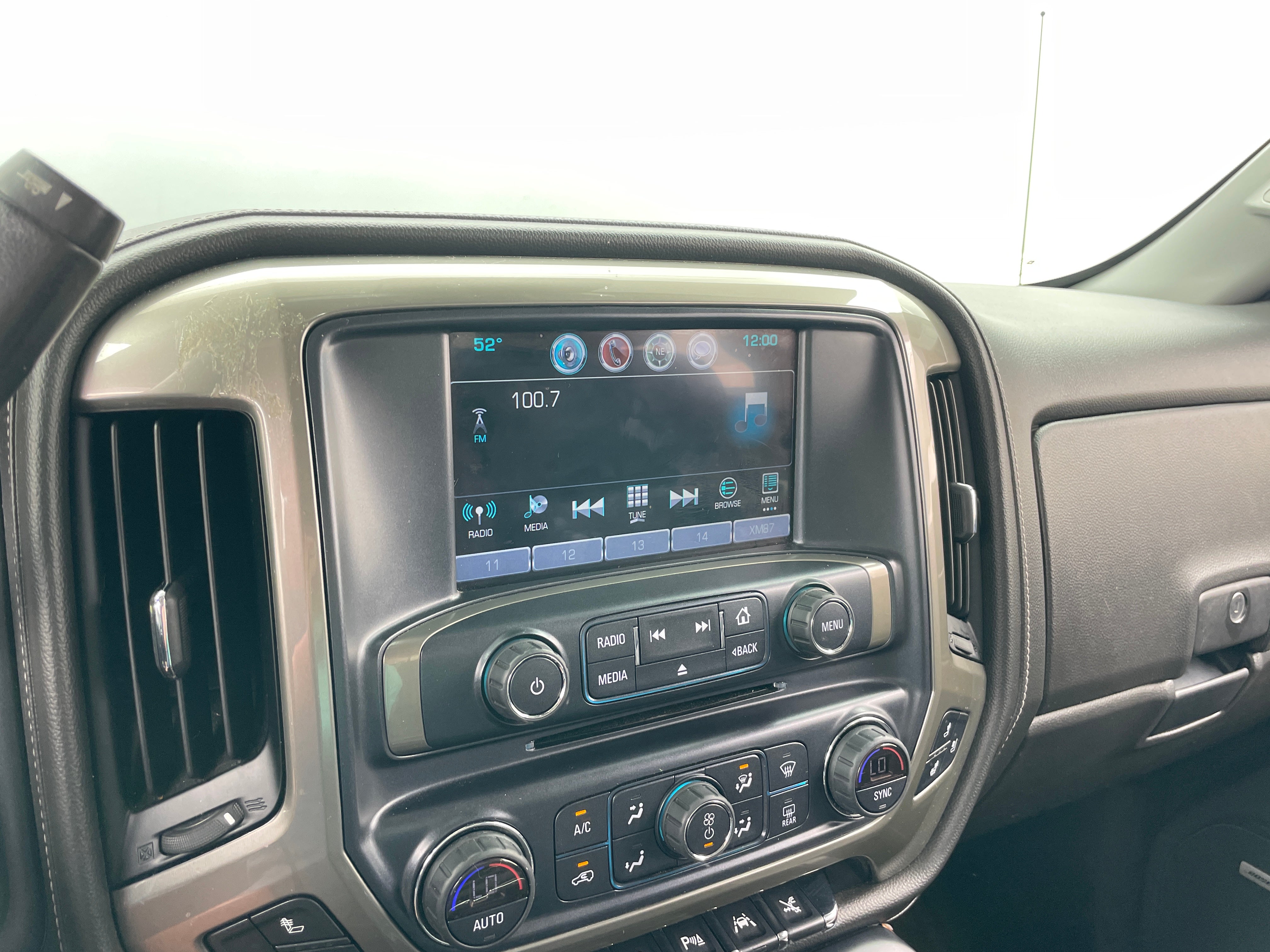 2018 Chevrolet Silverado 1500 High Country 3