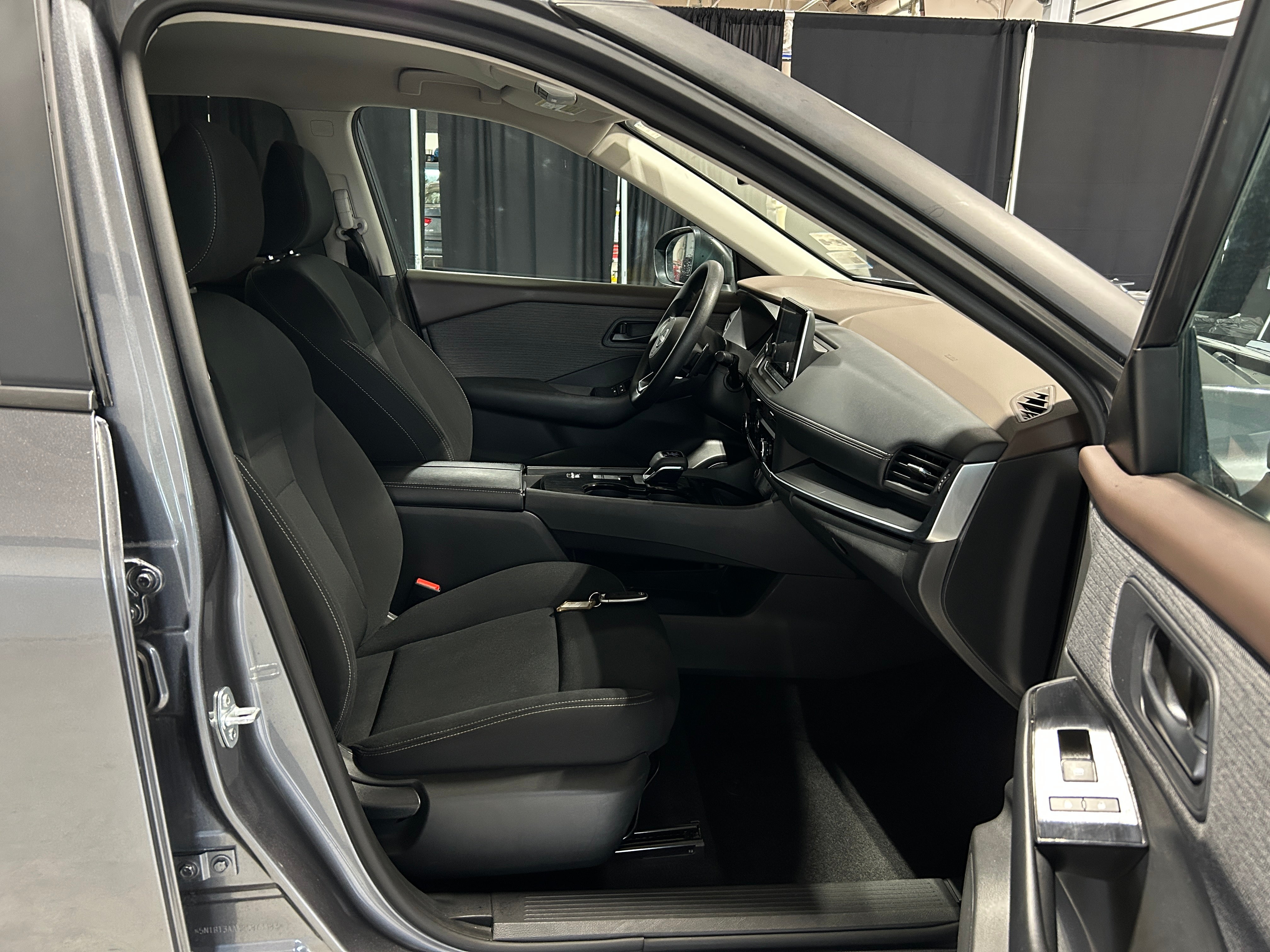 2023 Nissan Rogue S 2