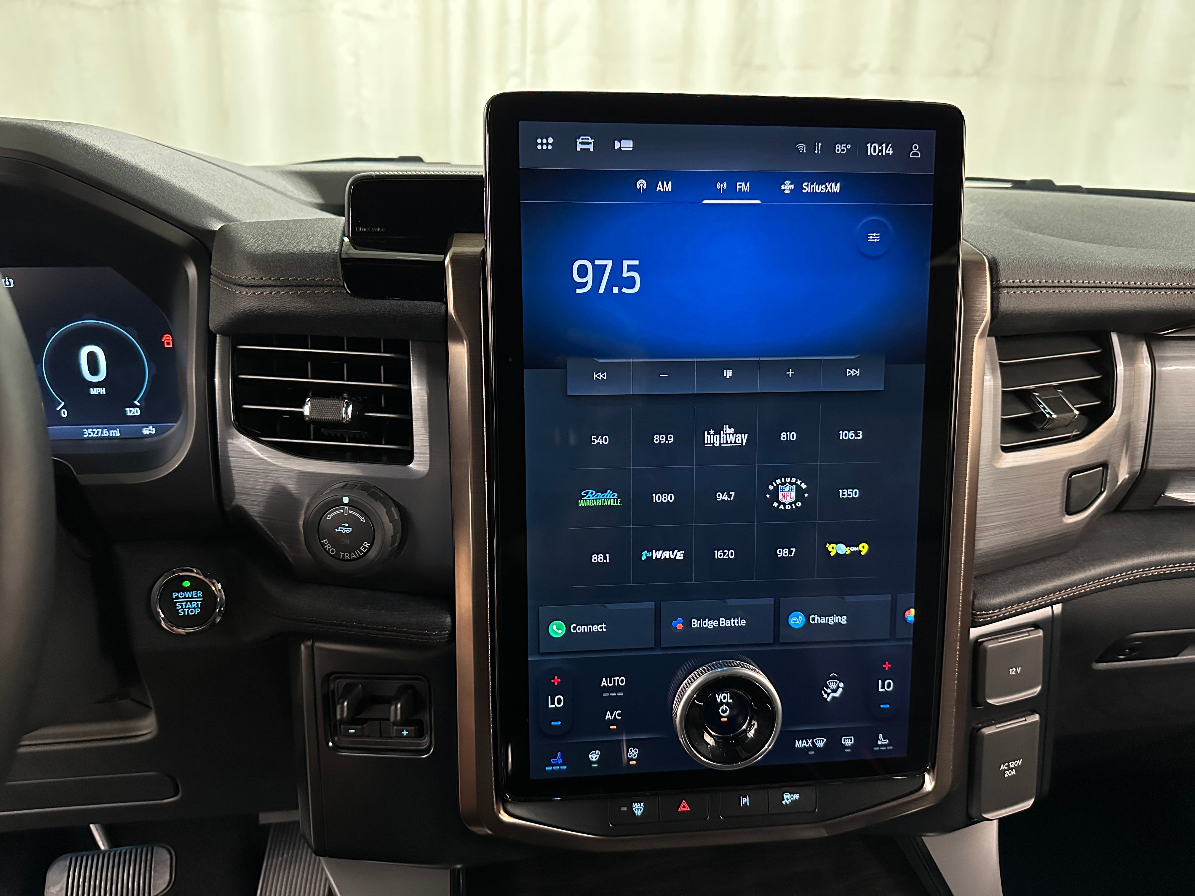 2024 Ford F-150 Lightning Lariat 3
