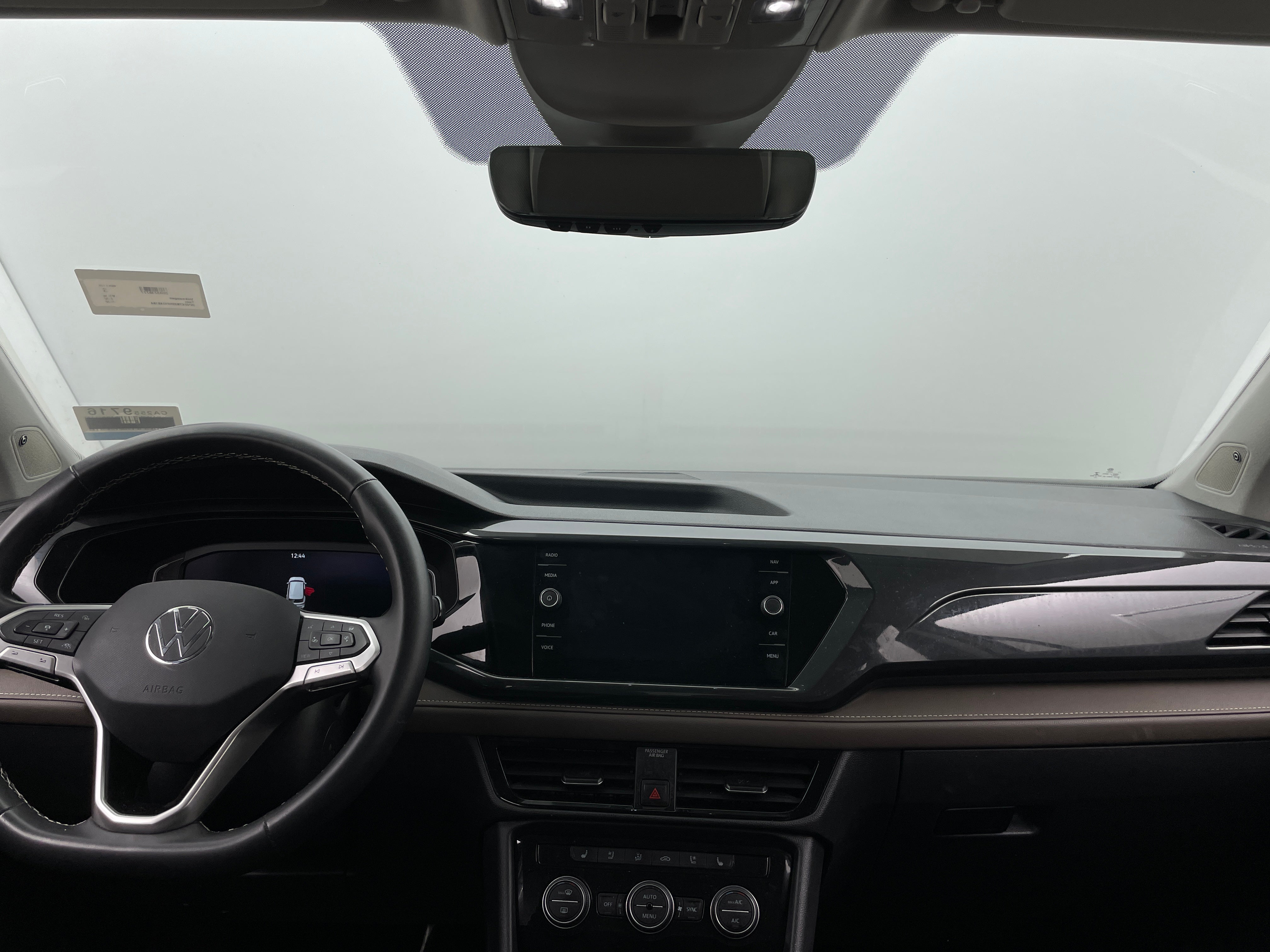 2022 Volkswagen Taos SEL 2