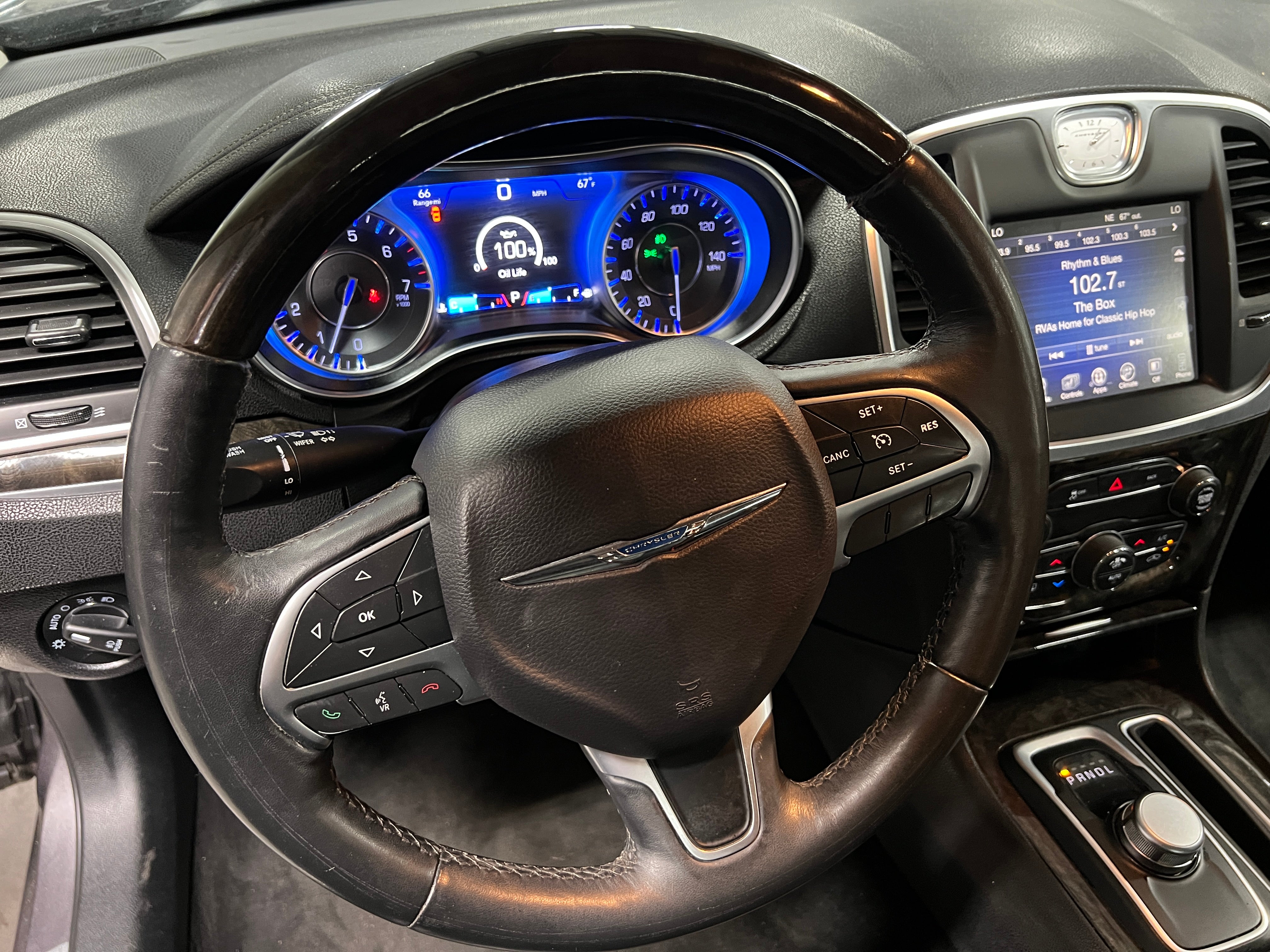 2016 Chrysler 300 C 4