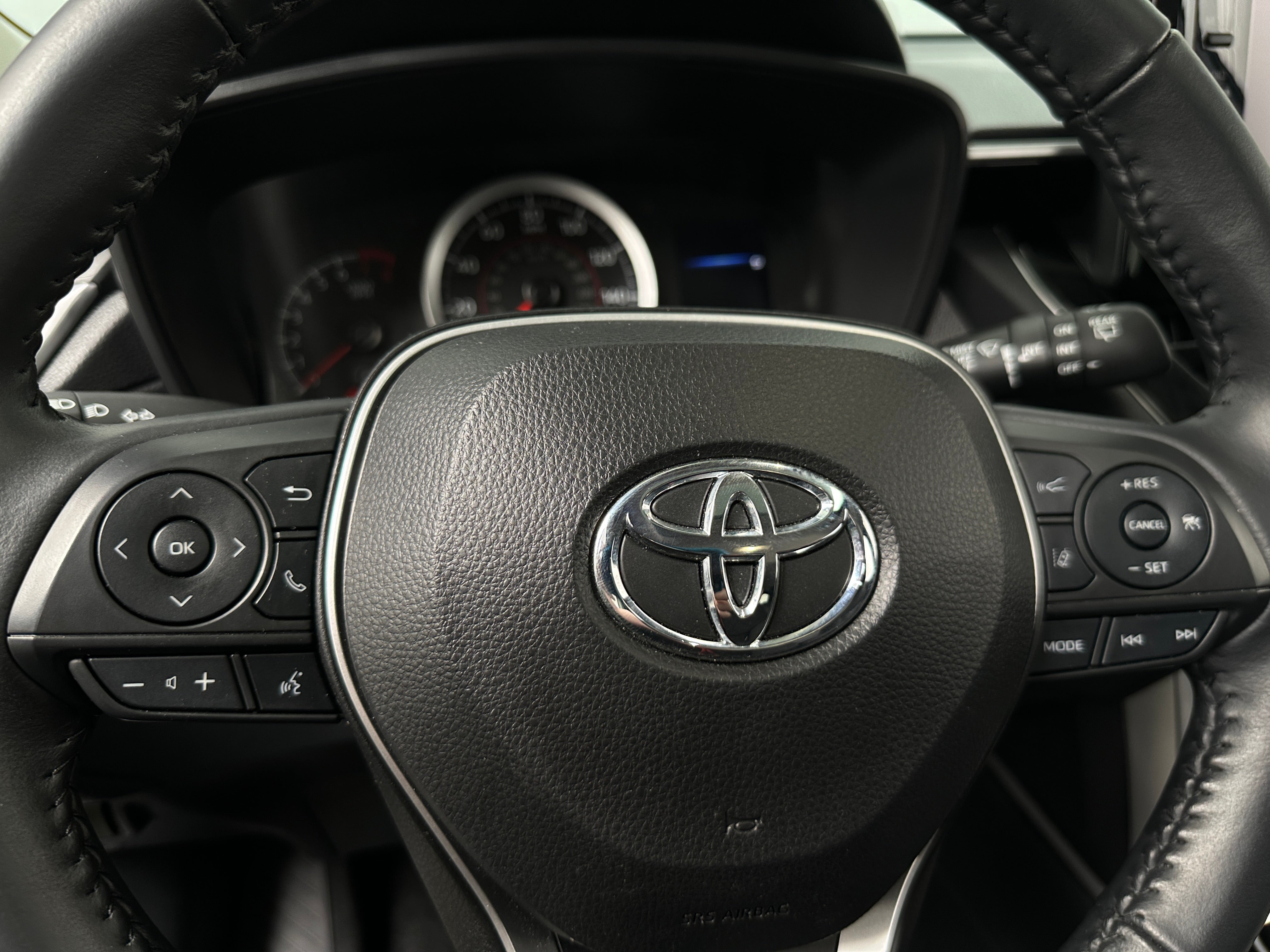 2022 Toyota Corolla Cross LE 5