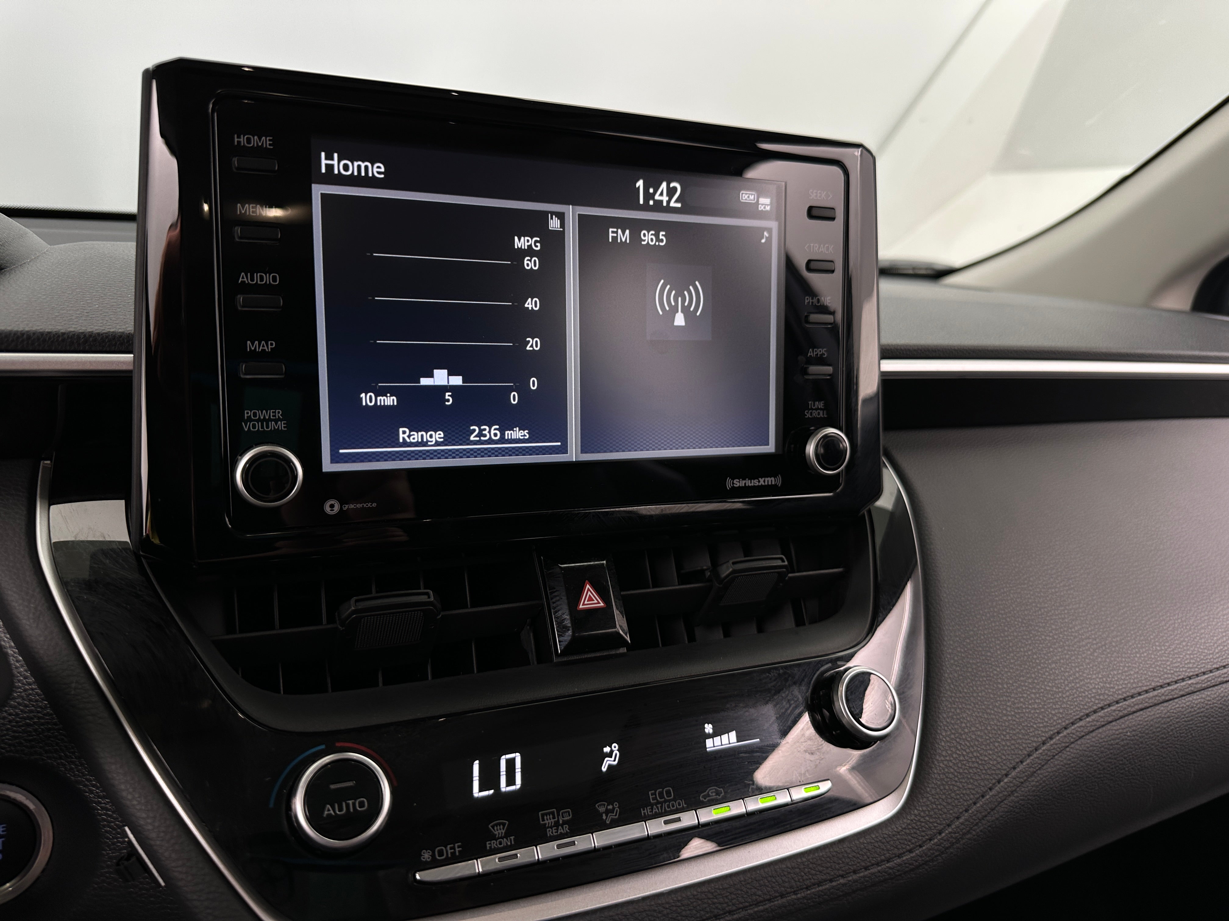 2022 Toyota Corolla Cross LE 4