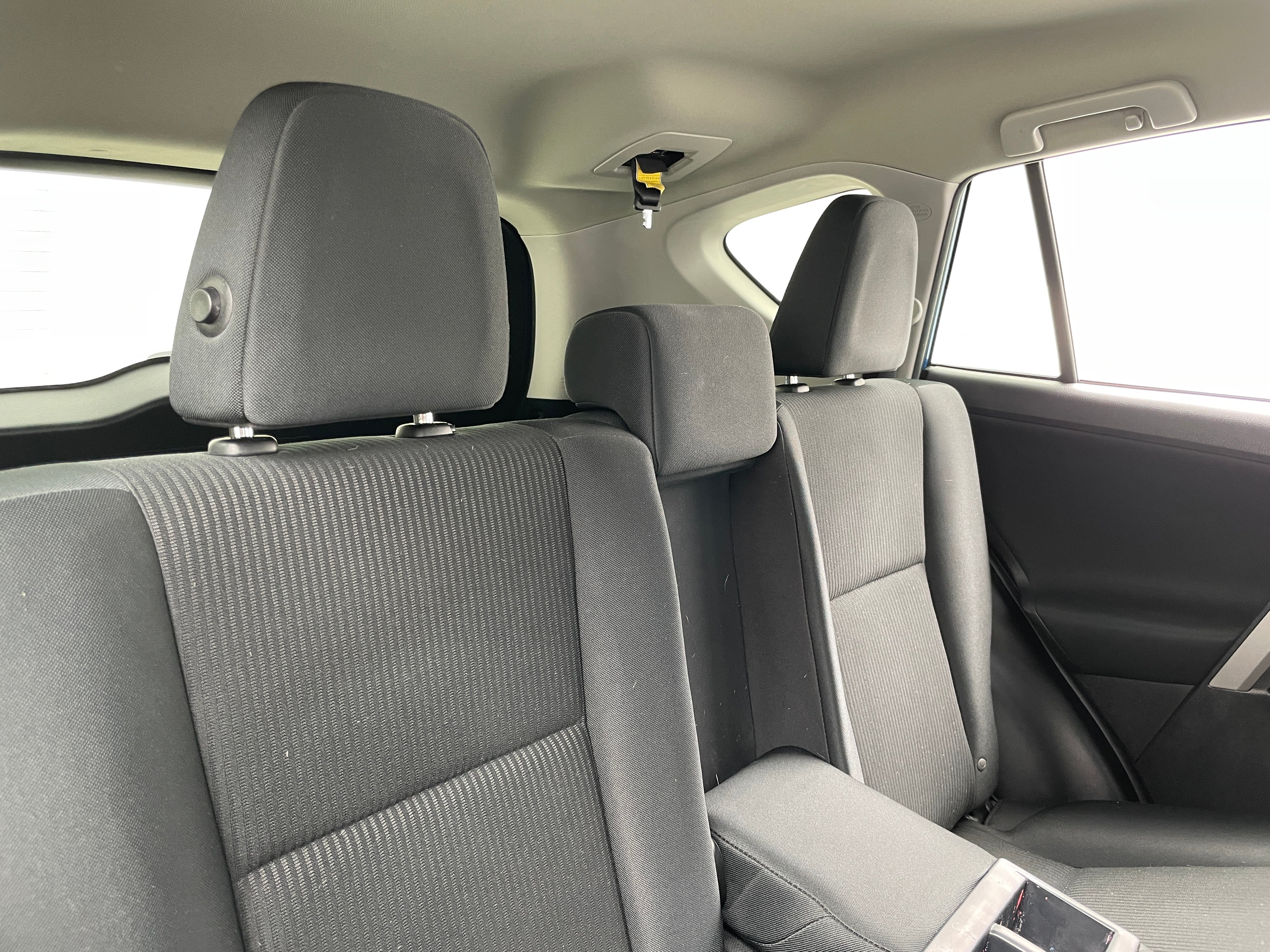 2016 Toyota RAV4 LE 6