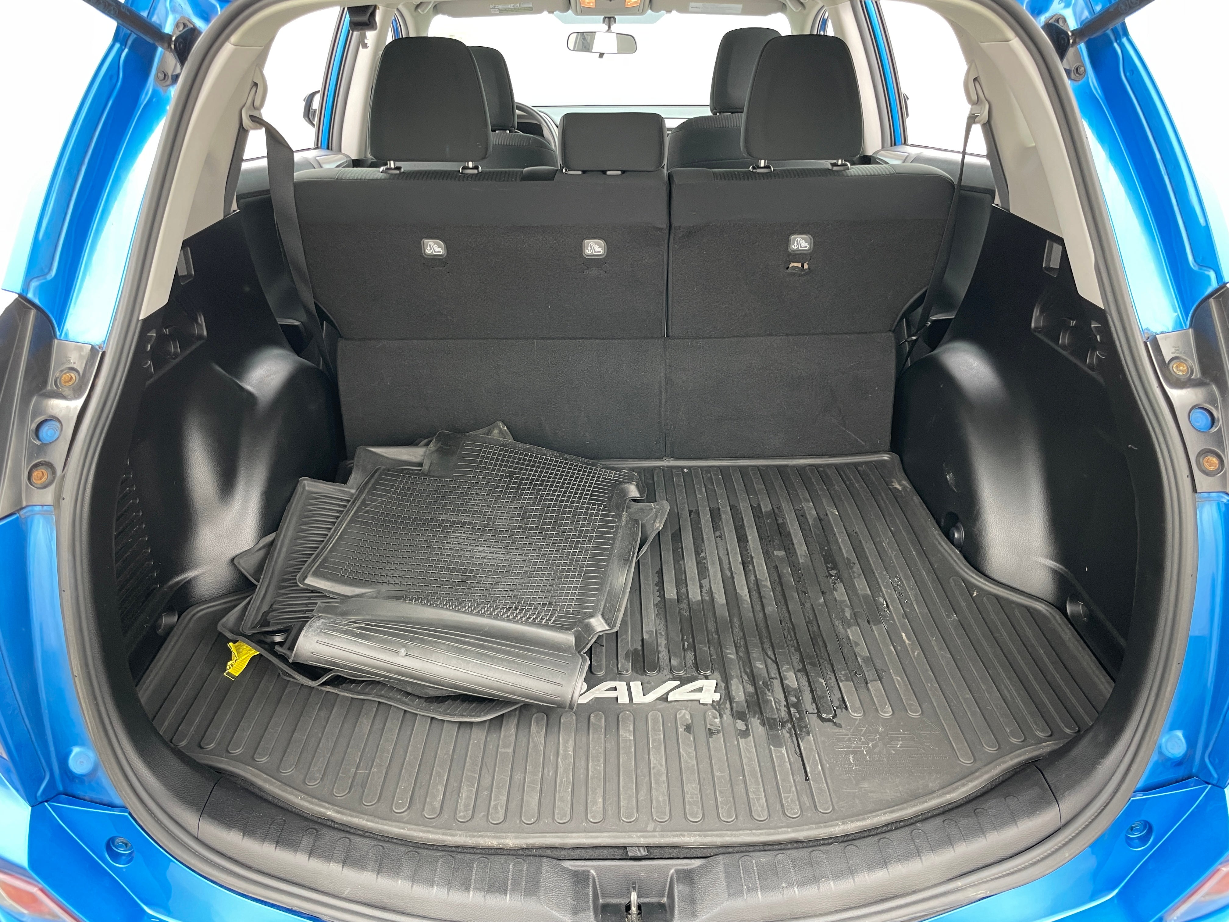 2016 Toyota RAV4 LE 7