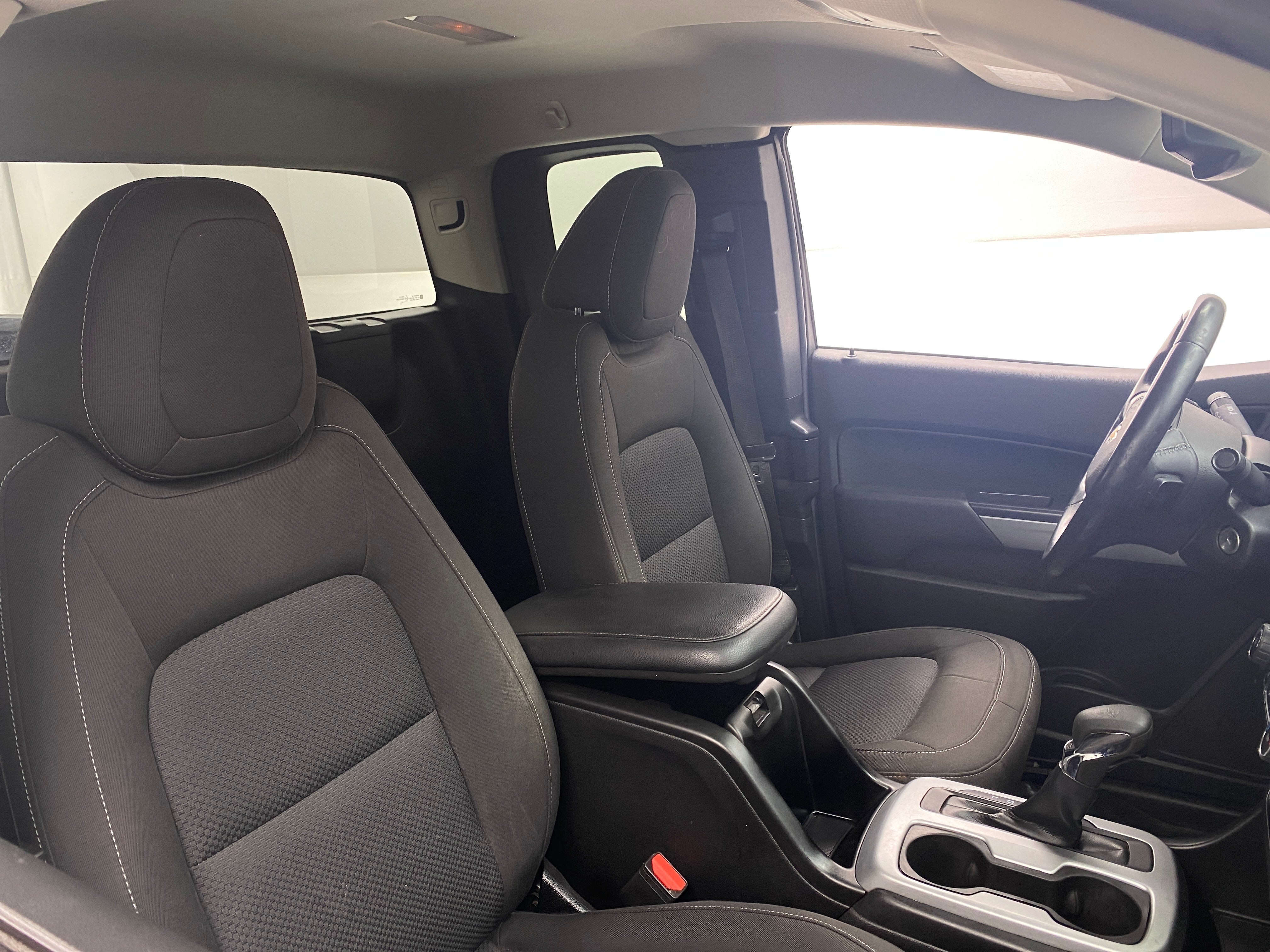 2022 Chevrolet Colorado LT 2