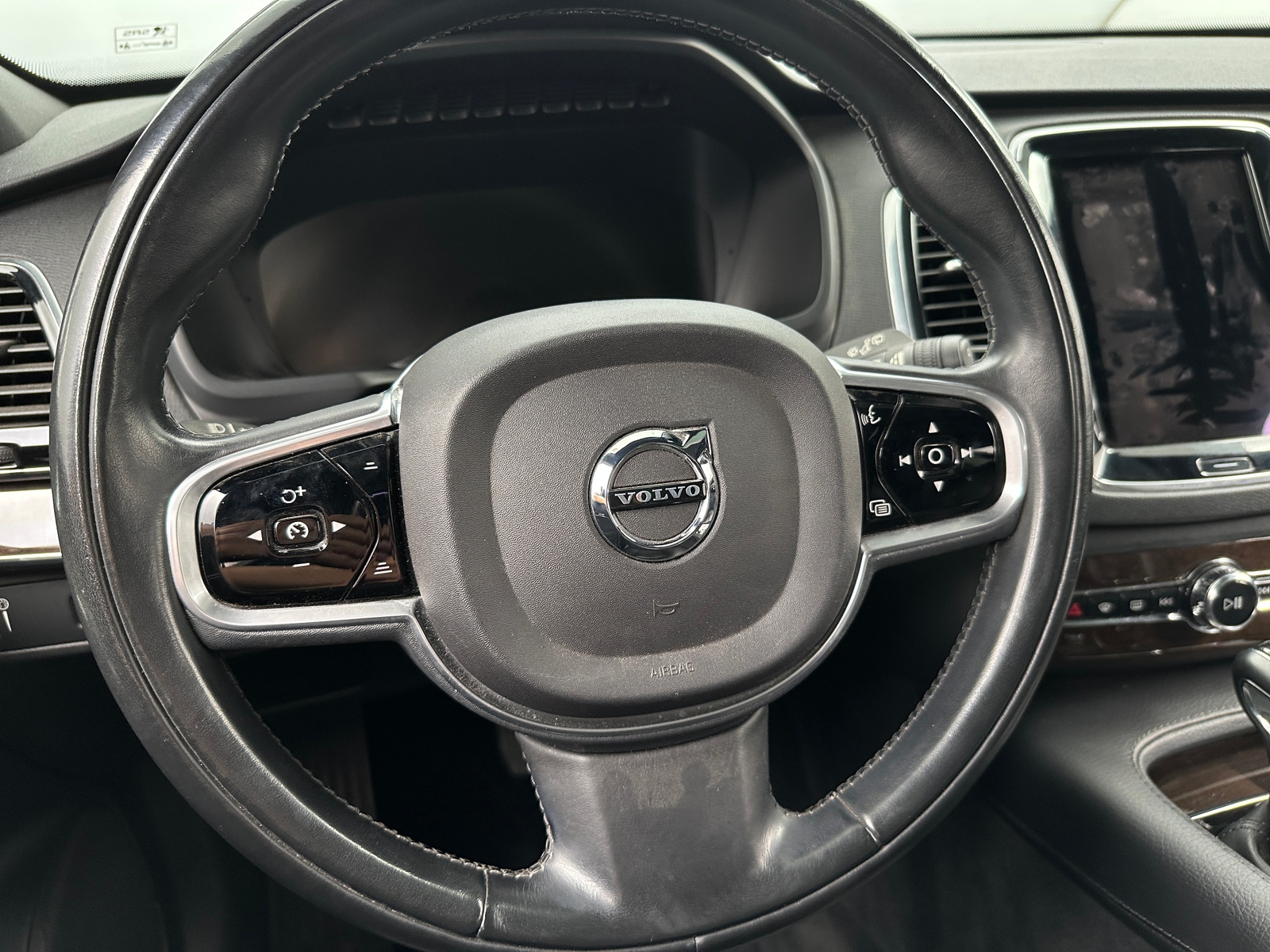Thumbnail: 2017 Volvo XC90 - 4