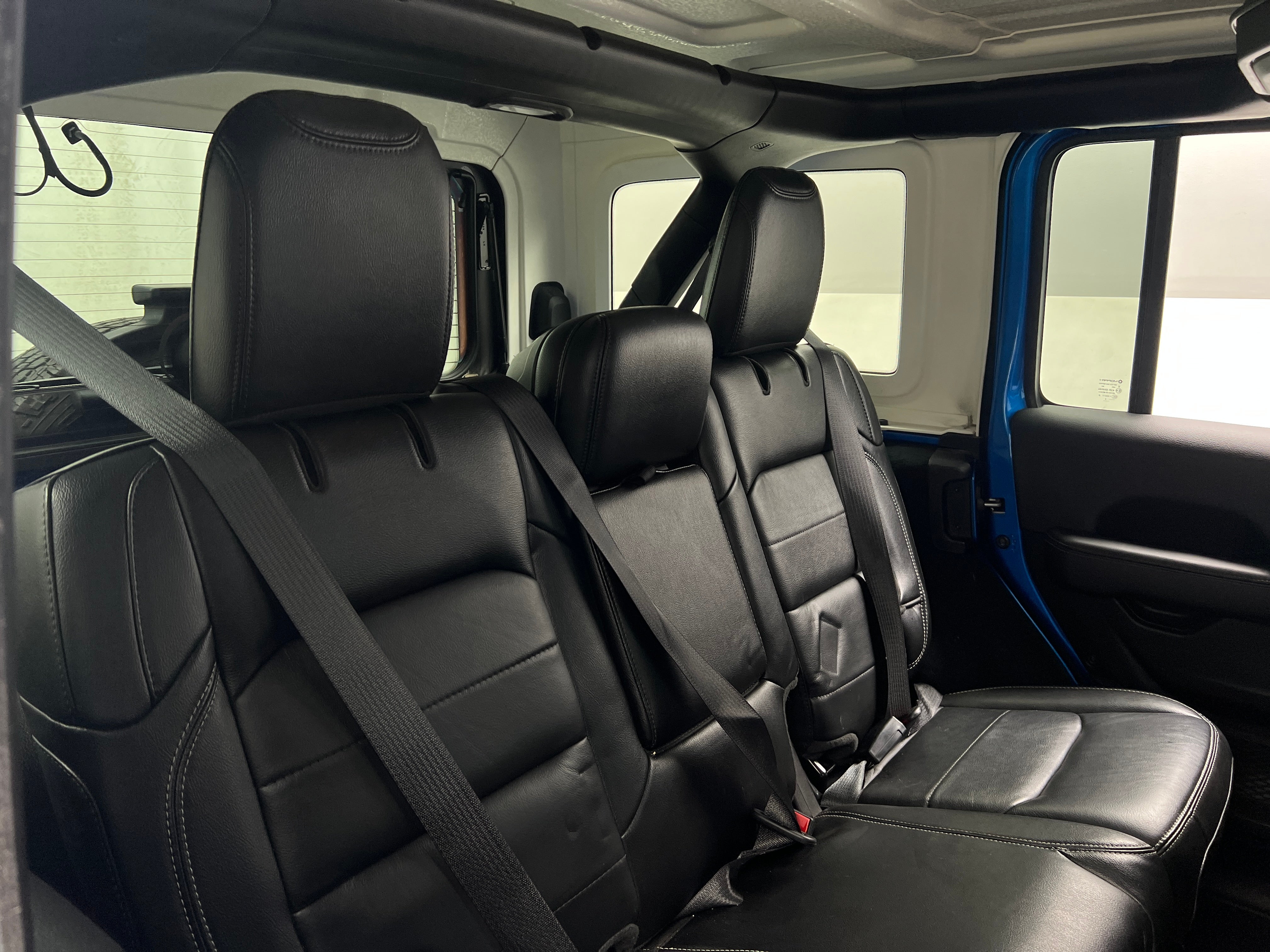 2022 Jeep Wrangler Unlimited Sahara 5