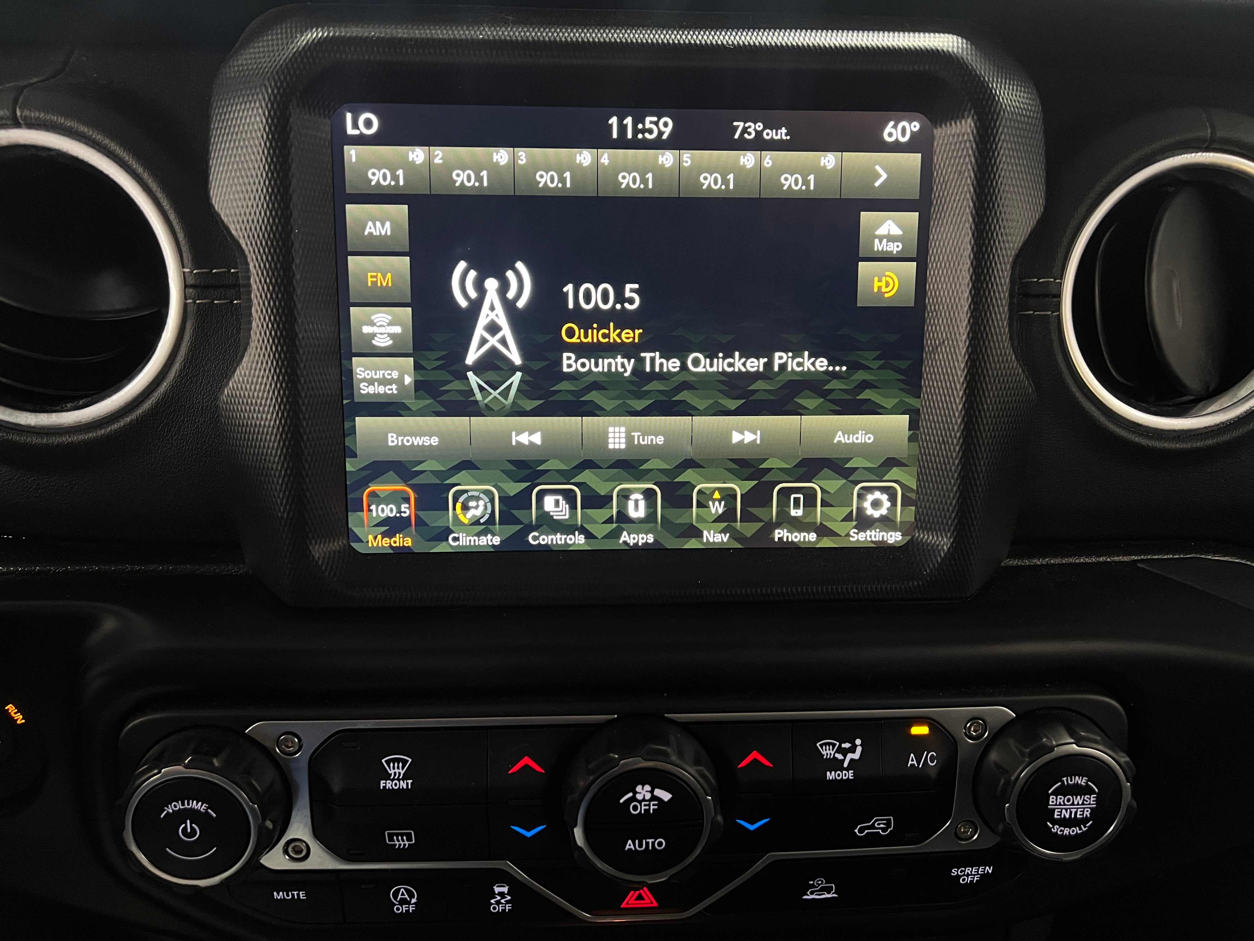 2022 Jeep Wrangler Unlimited Sahara 3