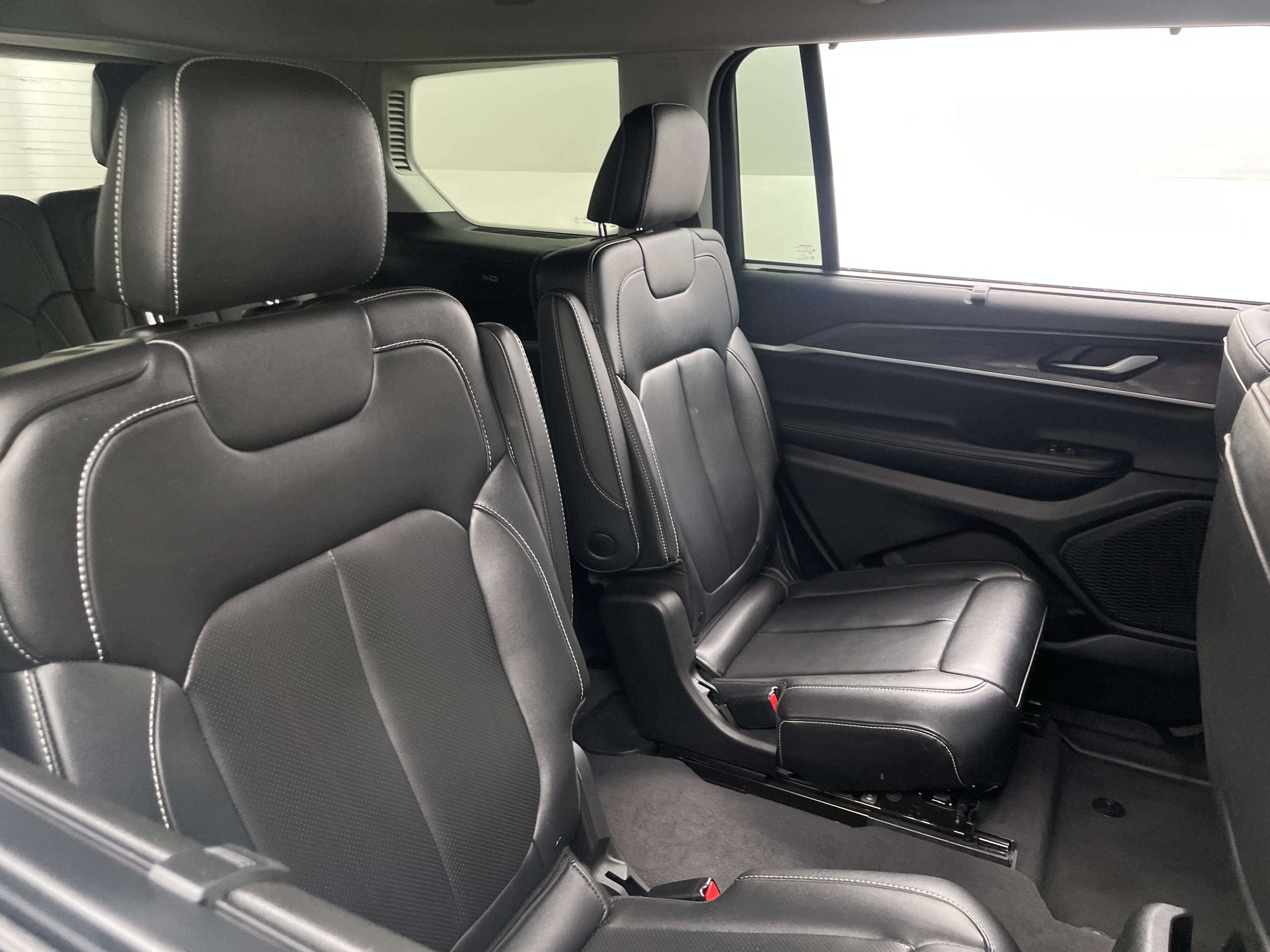 2023 Jeep Grand Cherokee L Limited Edition 5
